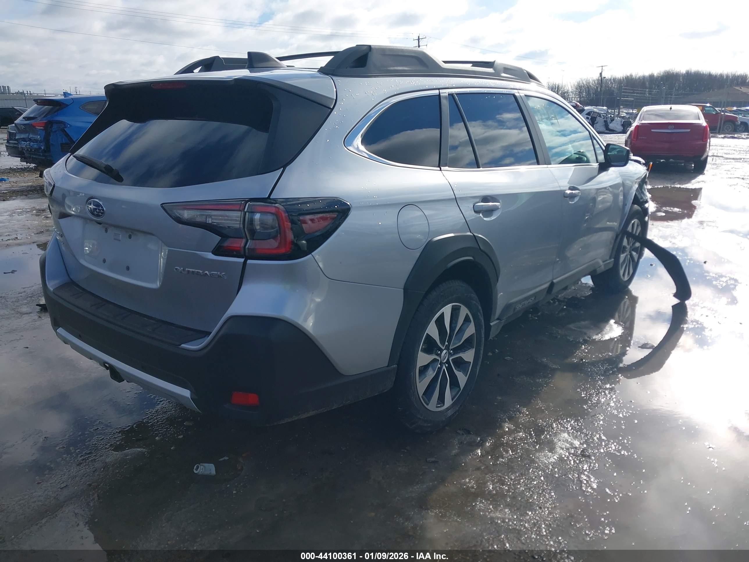 SUBARU OUTBACK image 4
