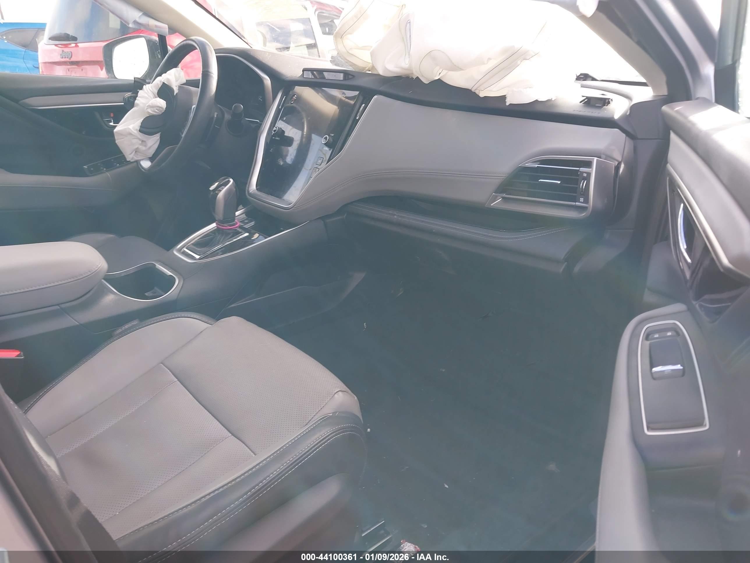 SUBARU OUTBACK image 5