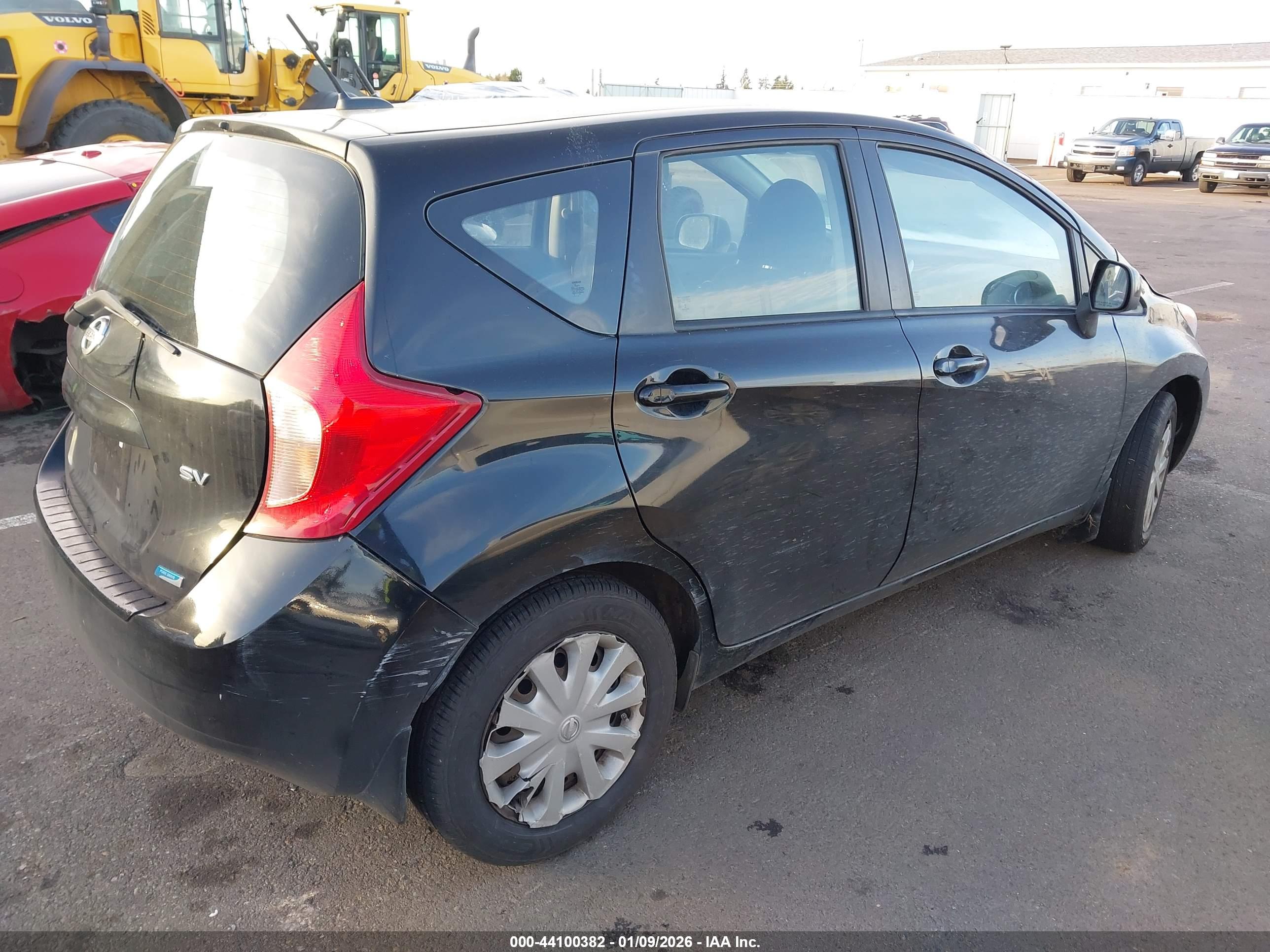 NISSAN VERSA image 4