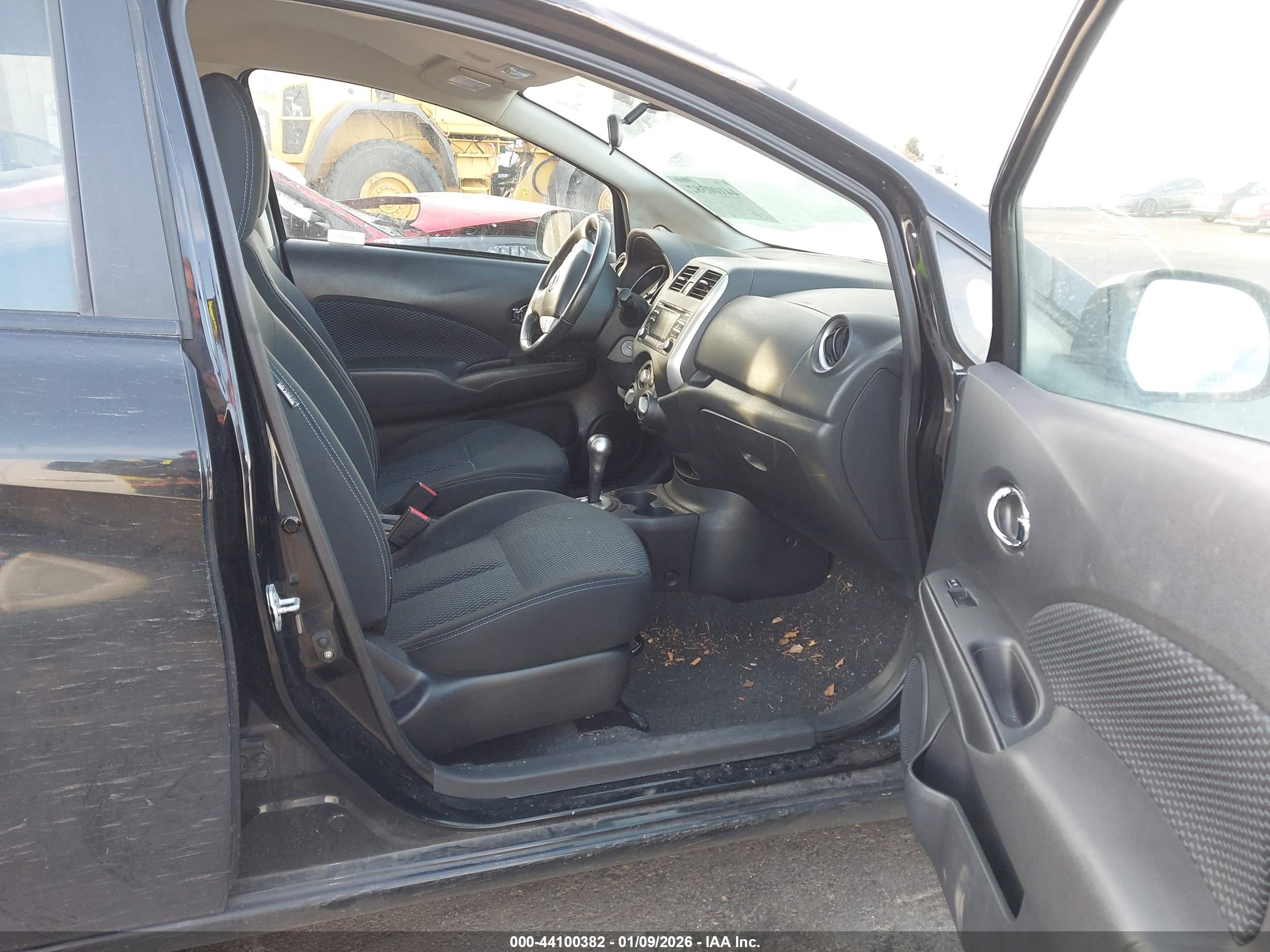 NISSAN VERSA image 5