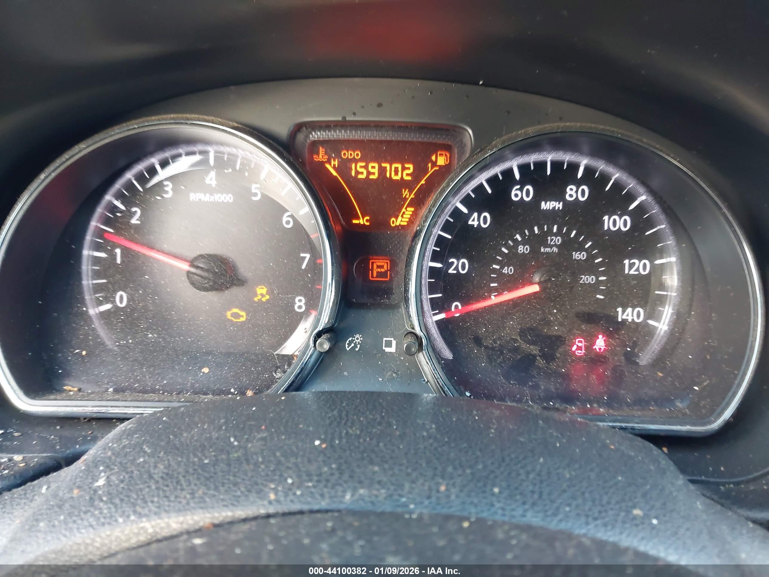 NISSAN VERSA image 7