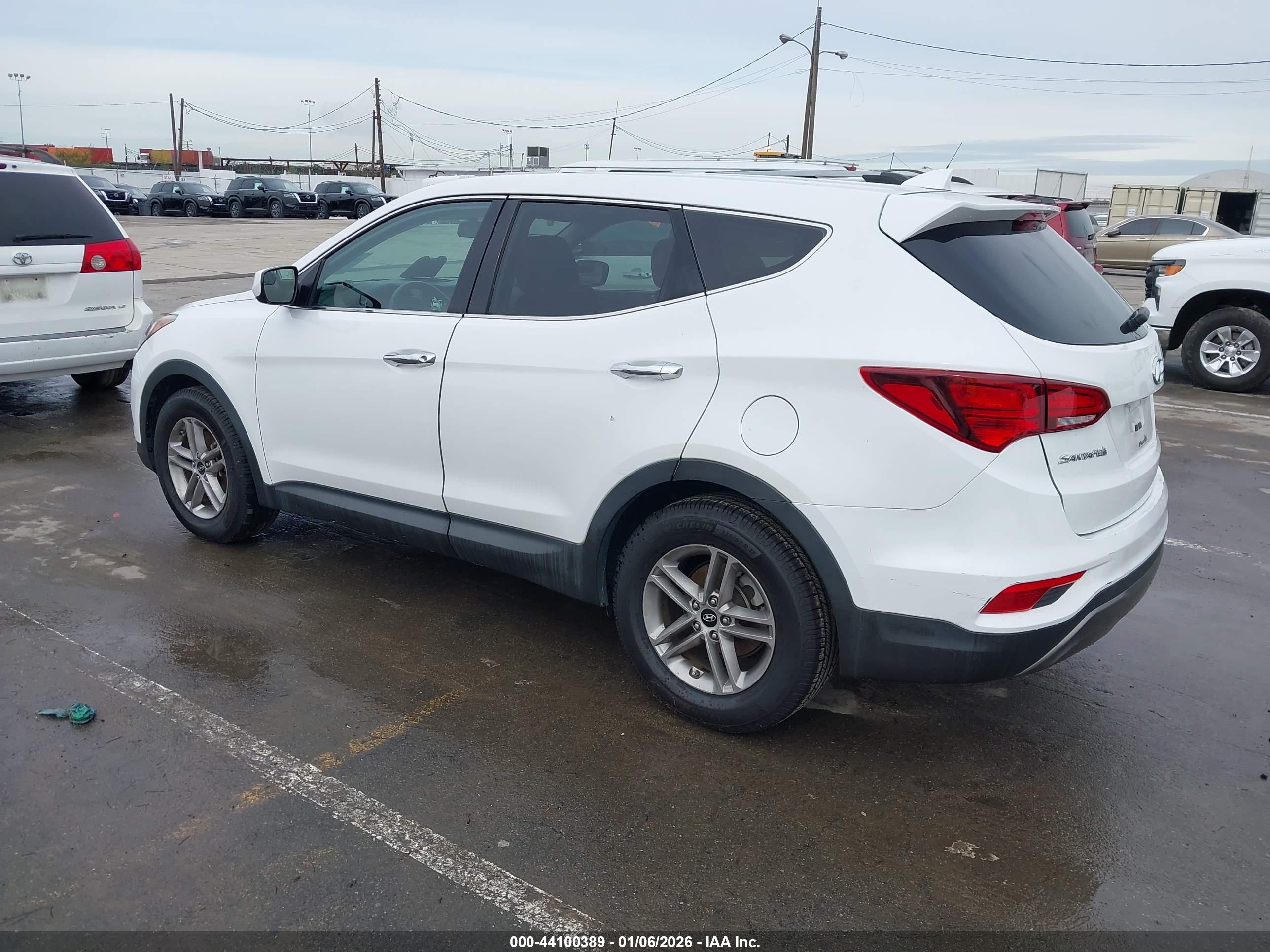 HYUNDAI SANTA image 3