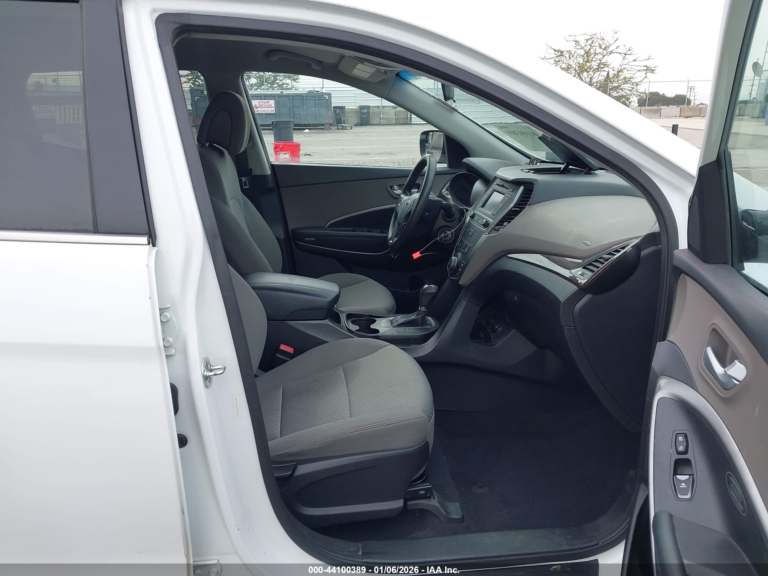 HYUNDAI SANTA image 5