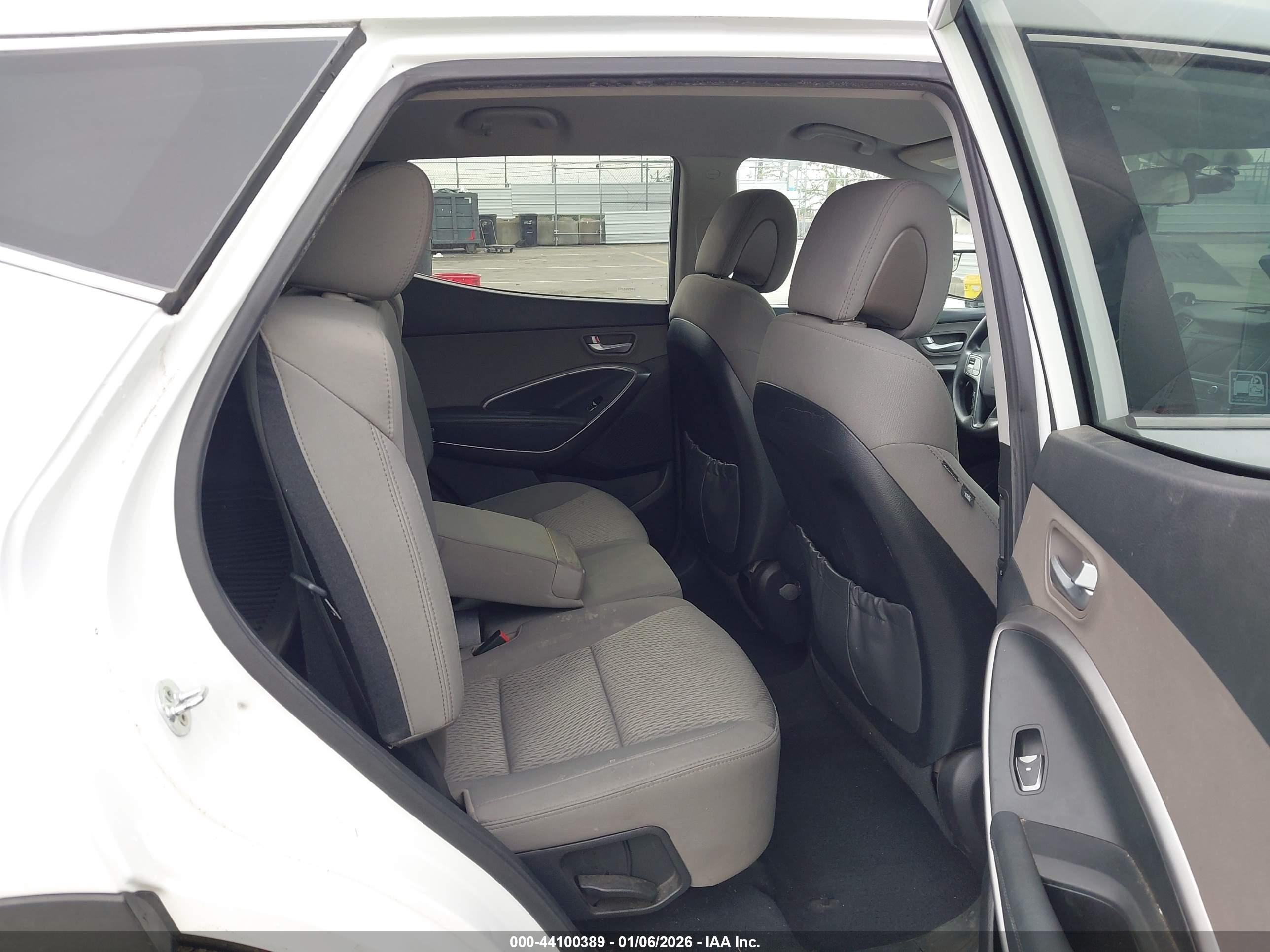 HYUNDAI SANTA image 8