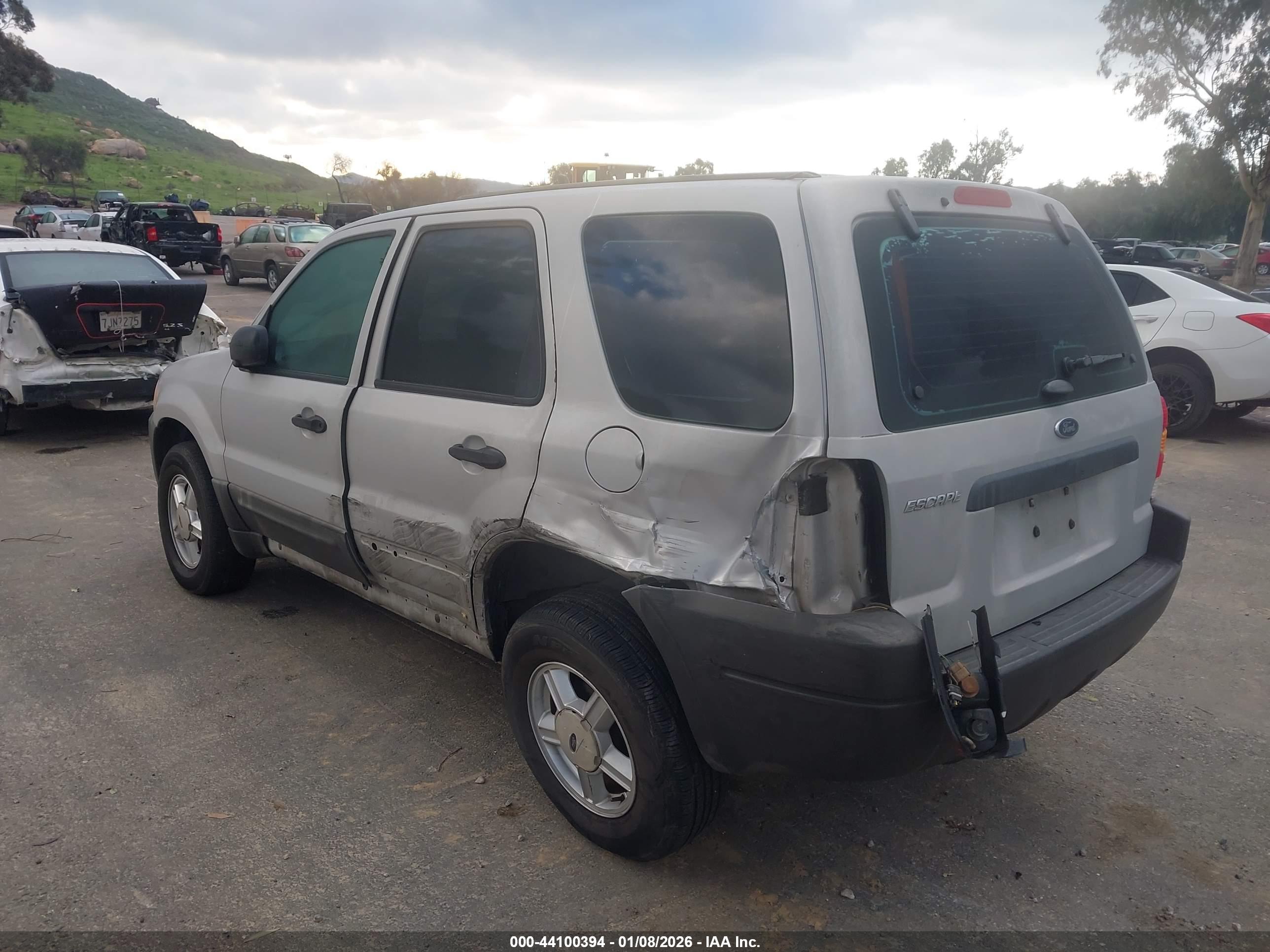 FORD ESCAPE image 3