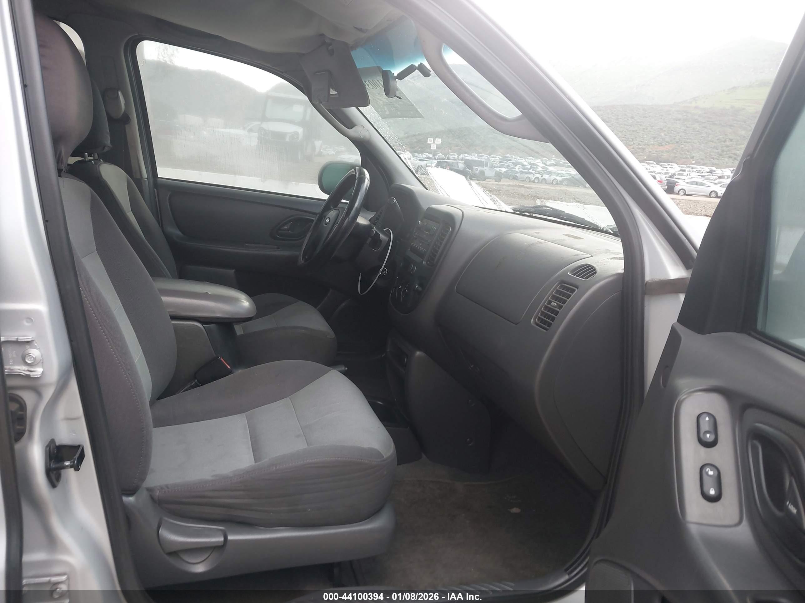 FORD ESCAPE image 5