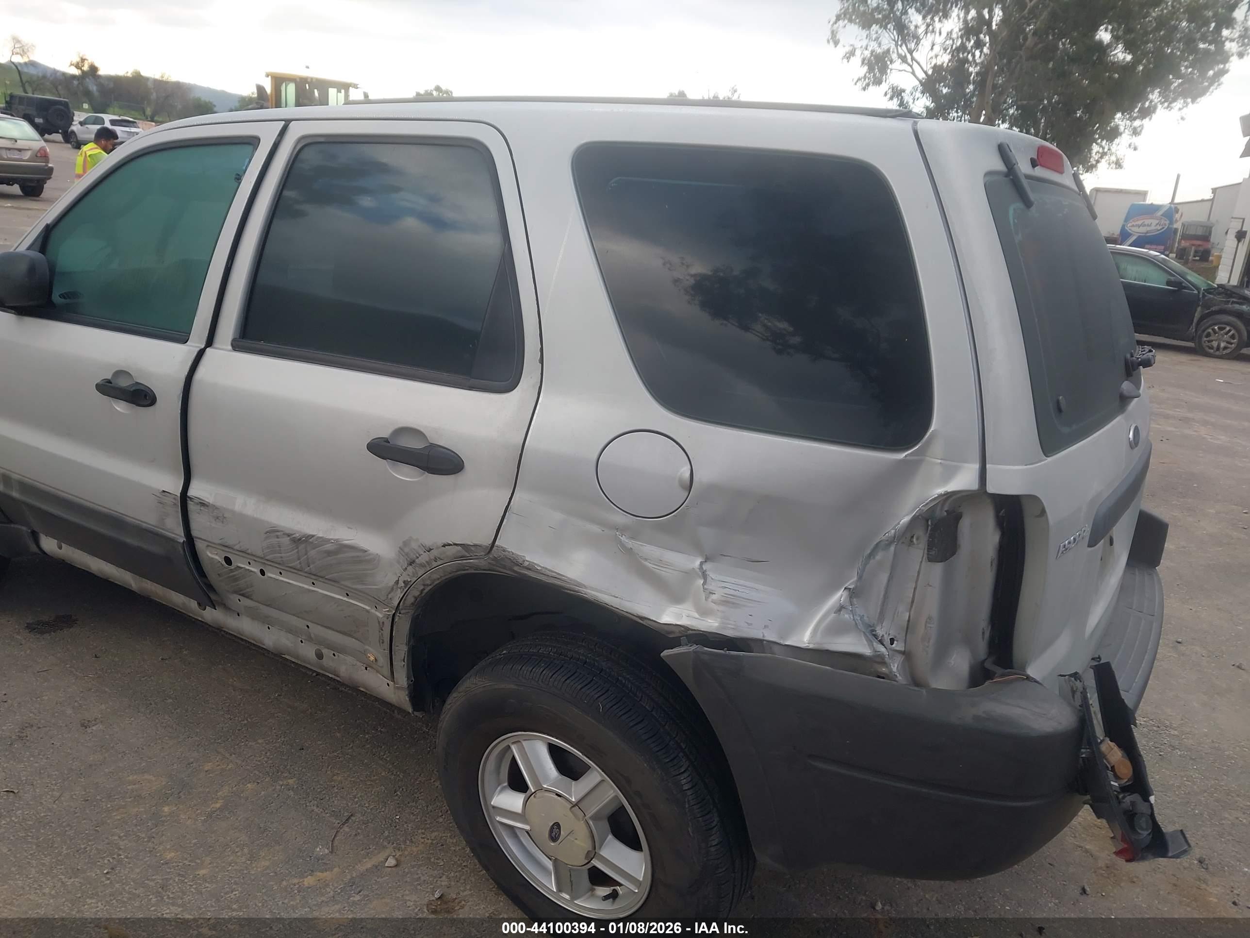 FORD ESCAPE image 6