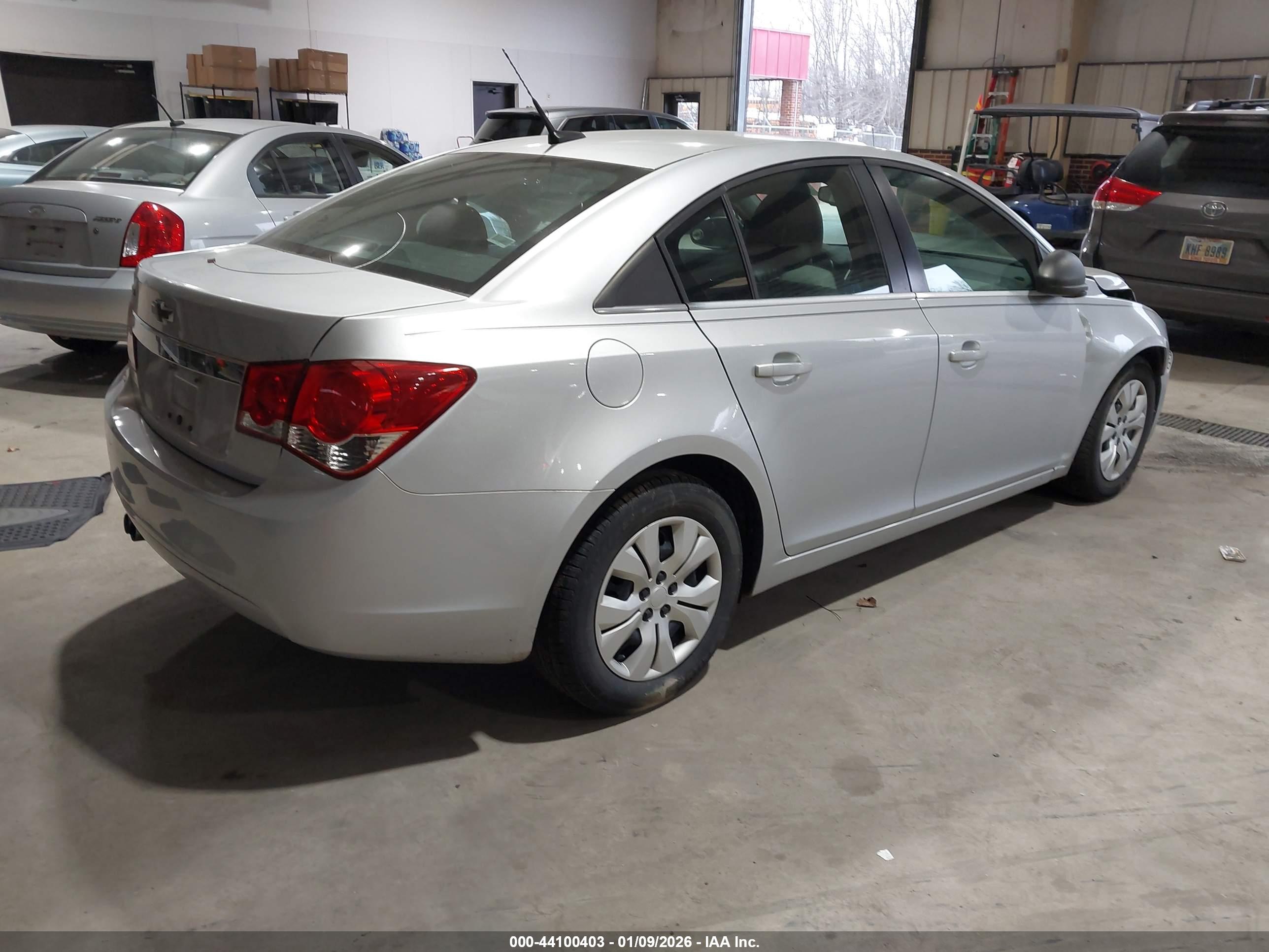 CHEVROLET CRUZE image 4