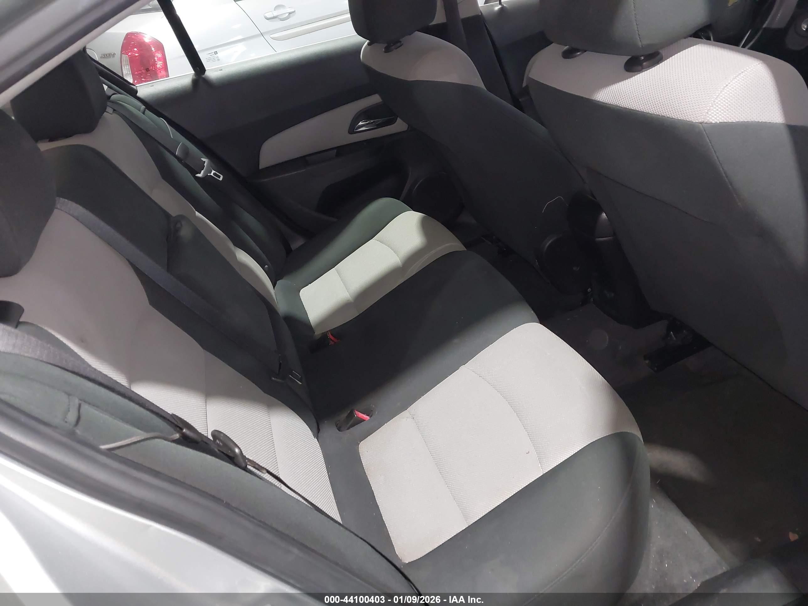CHEVROLET CRUZE image 8