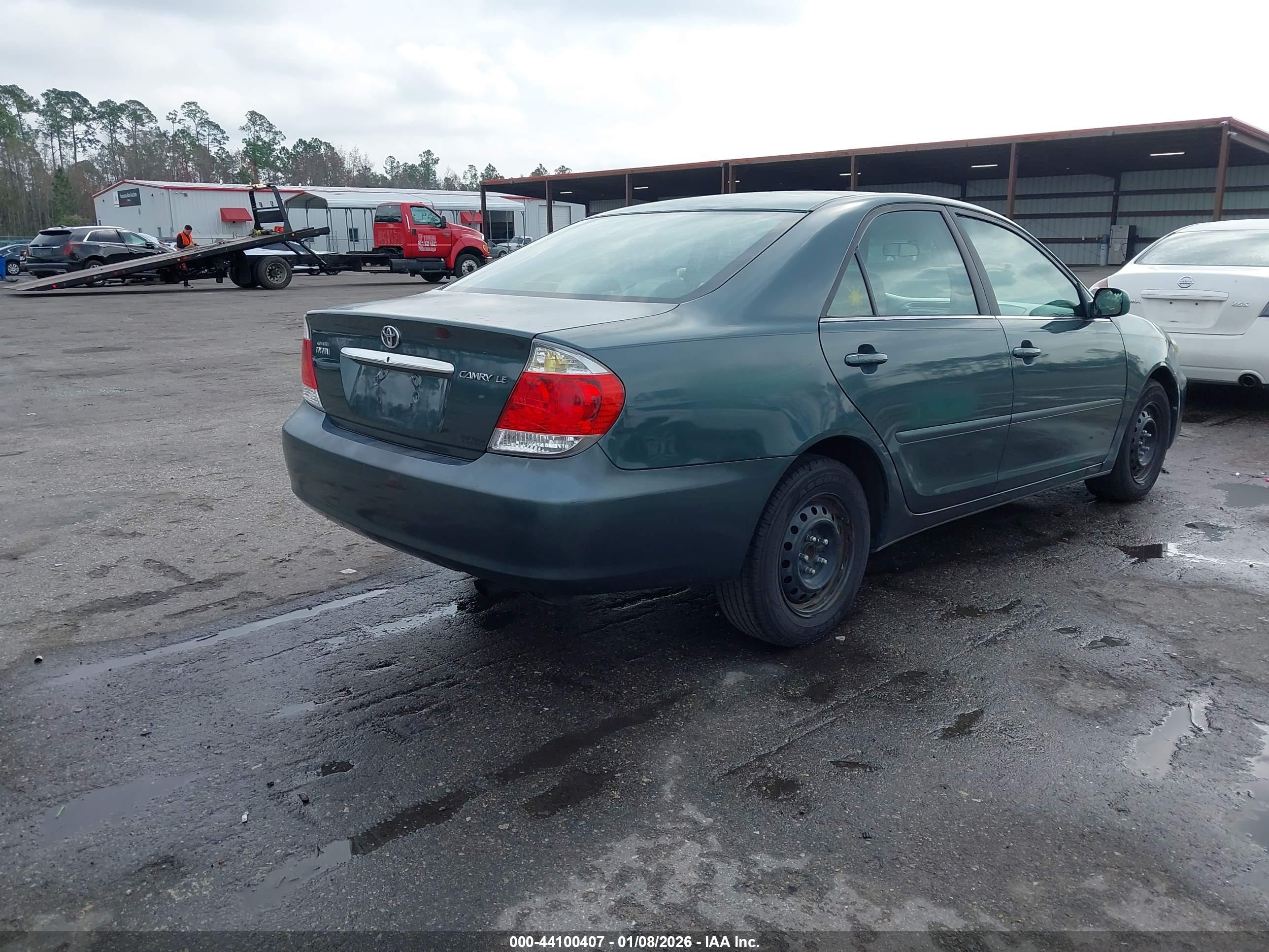 TOYOTA CAMRY image 4