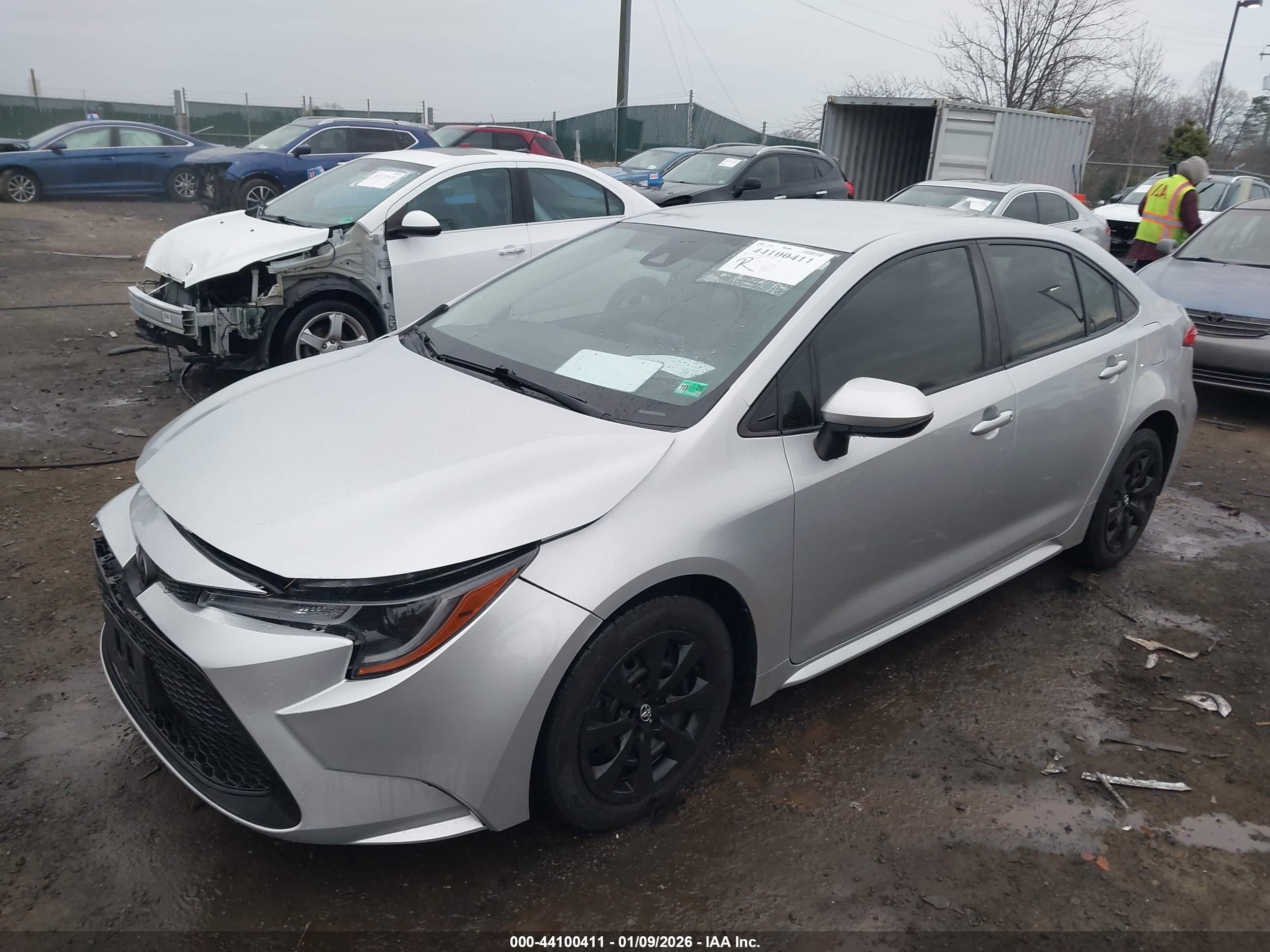 TOYOTA COROLLA image 2