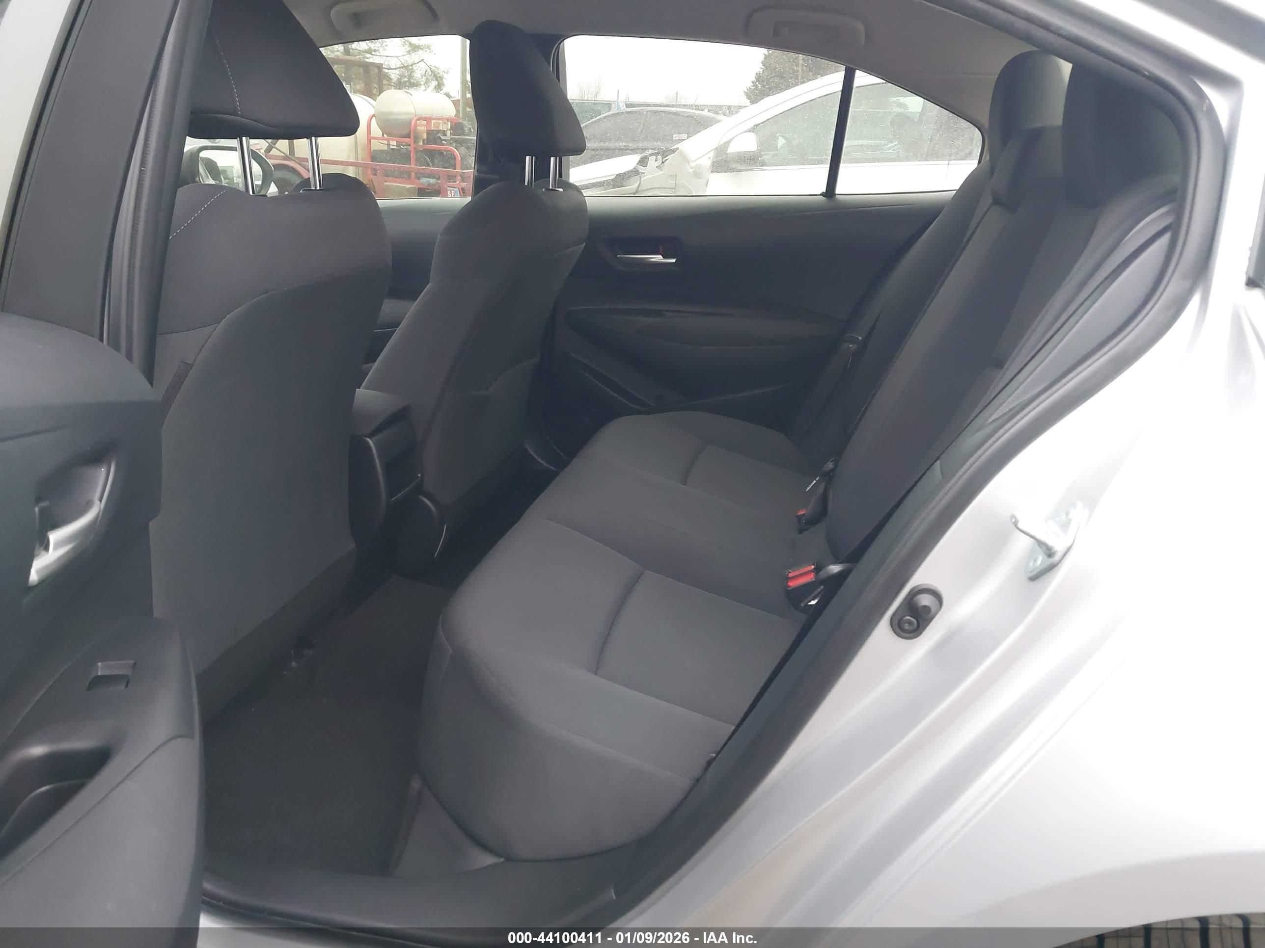 TOYOTA COROLLA image 8