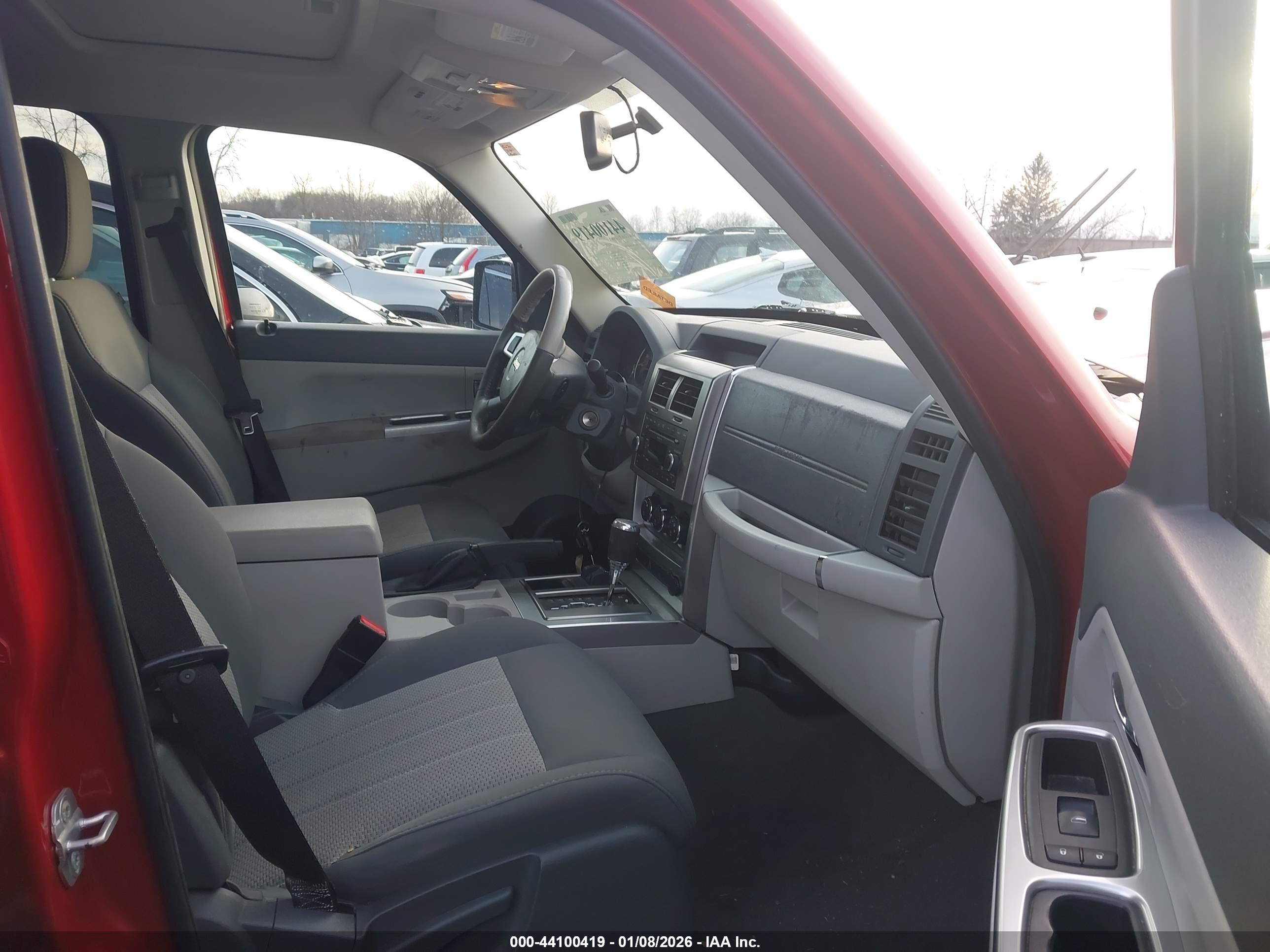 JEEP LIBERTY image 5