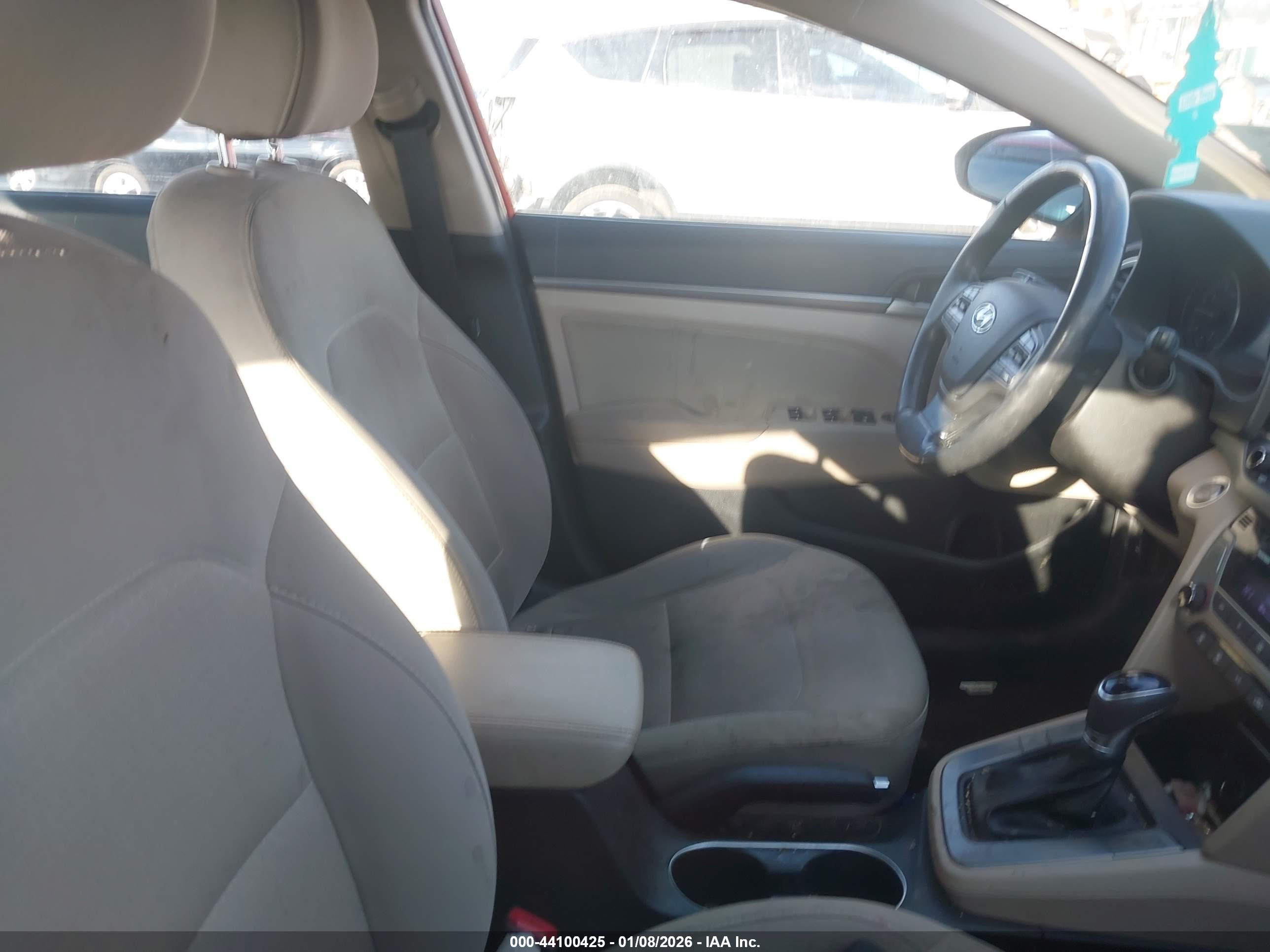 HYUNDAI ELANTRA image 5