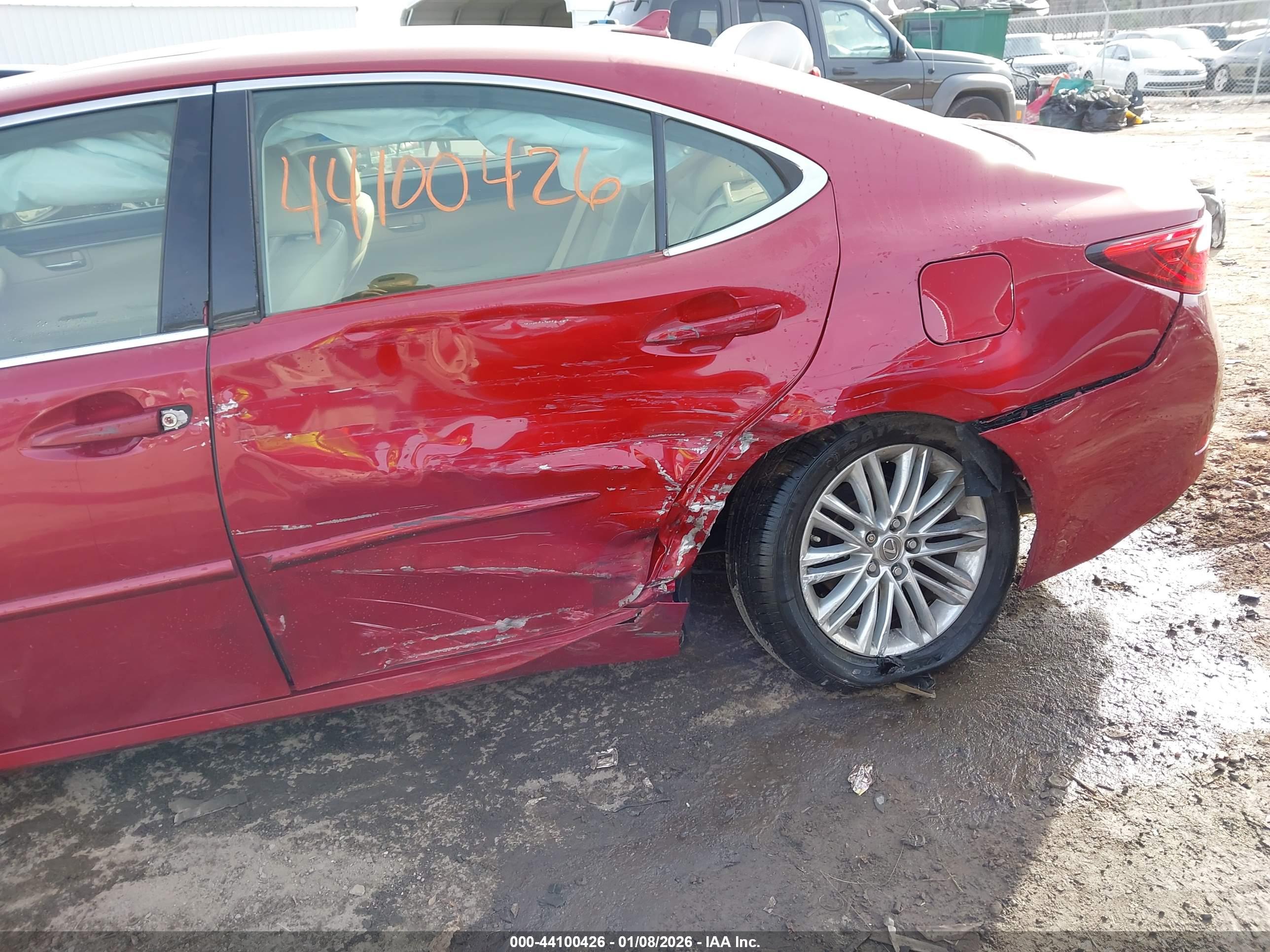 LEXUS ES image 6