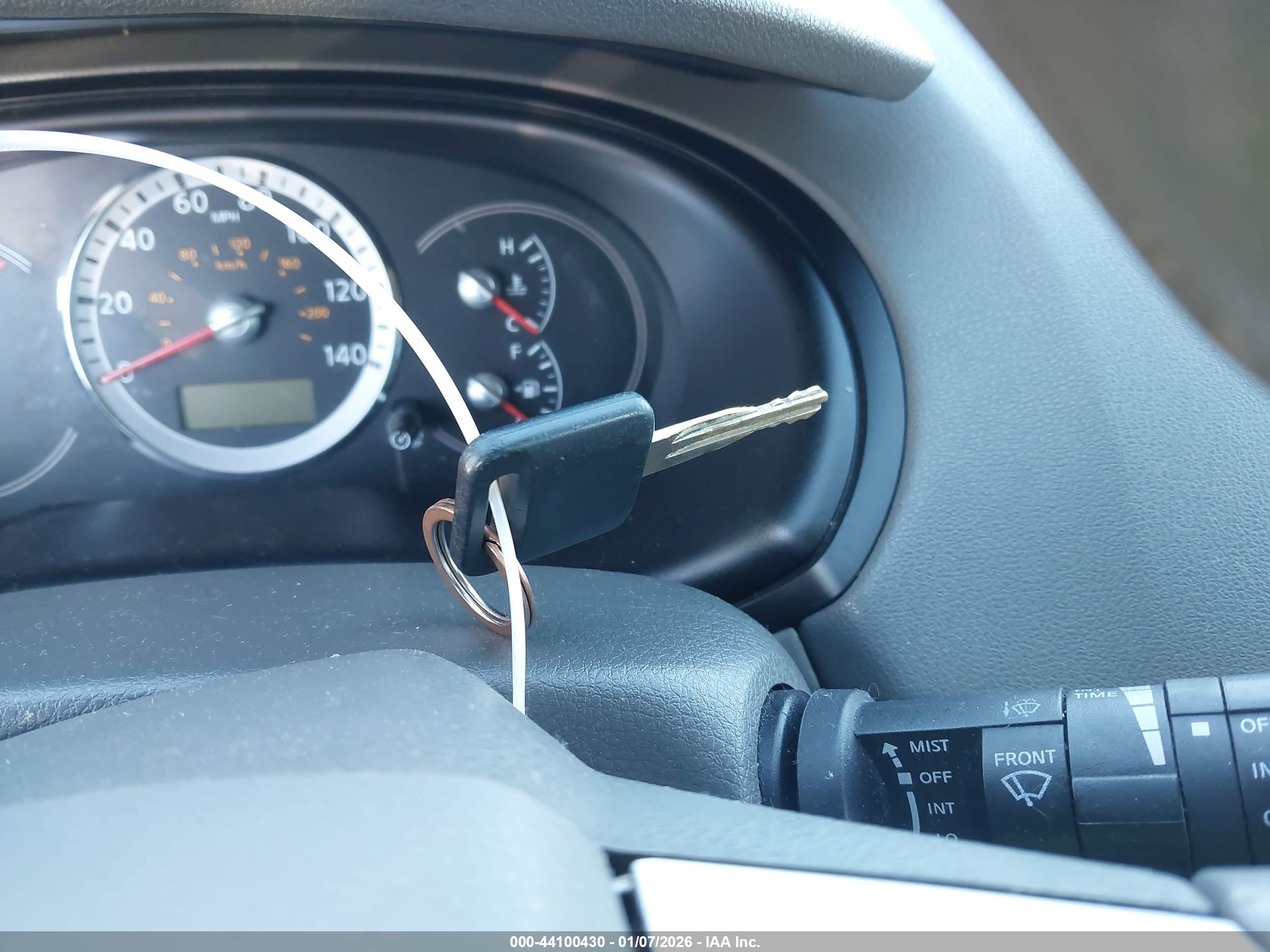 NISSAN QUEST image 11