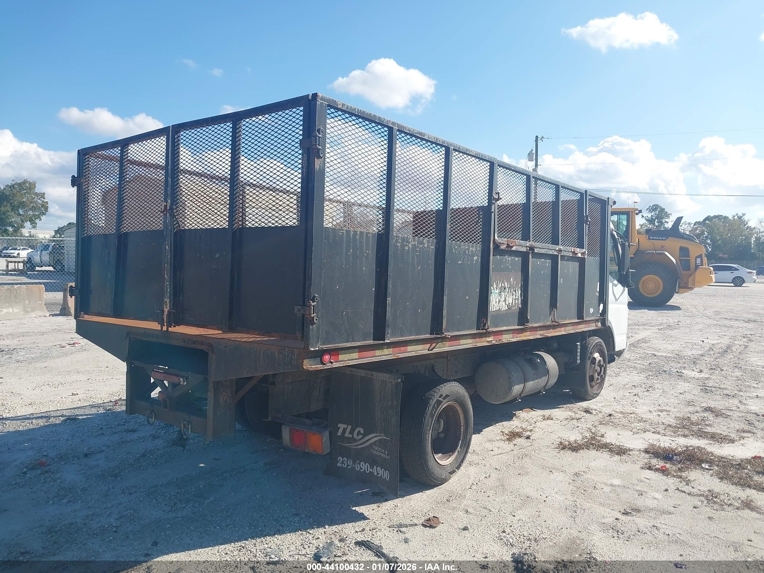 MITSUBISHI FUSO image 4