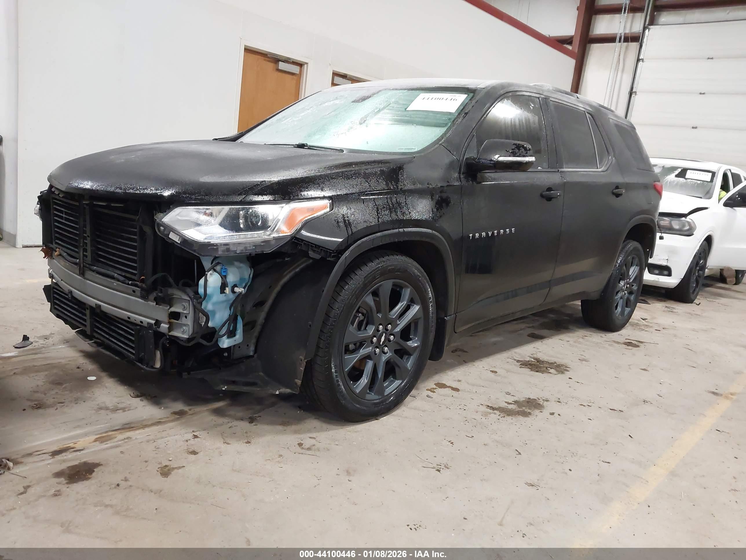 CHEVROLET TRAVERSE image 2
