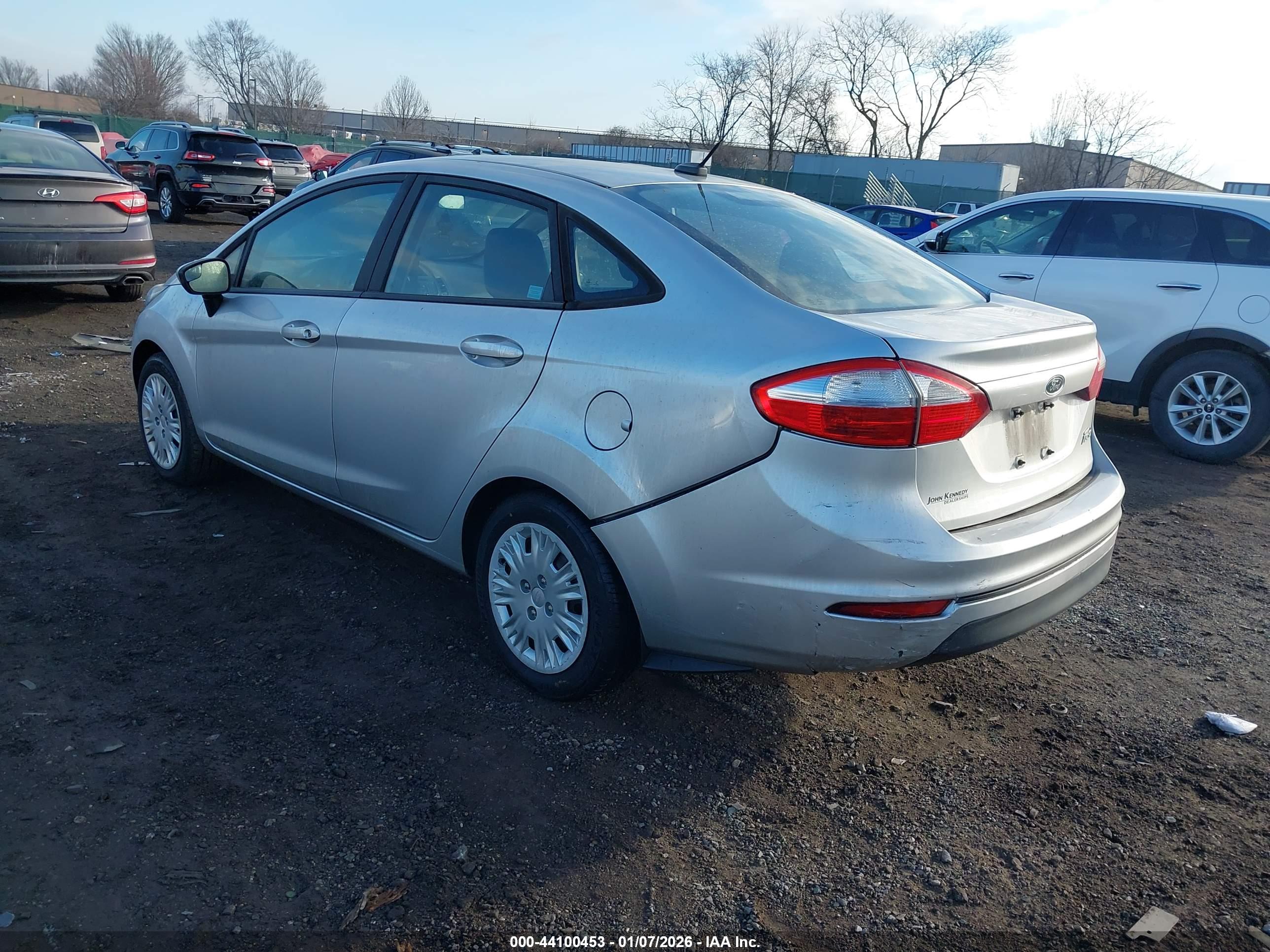 FORD FIESTA image 3