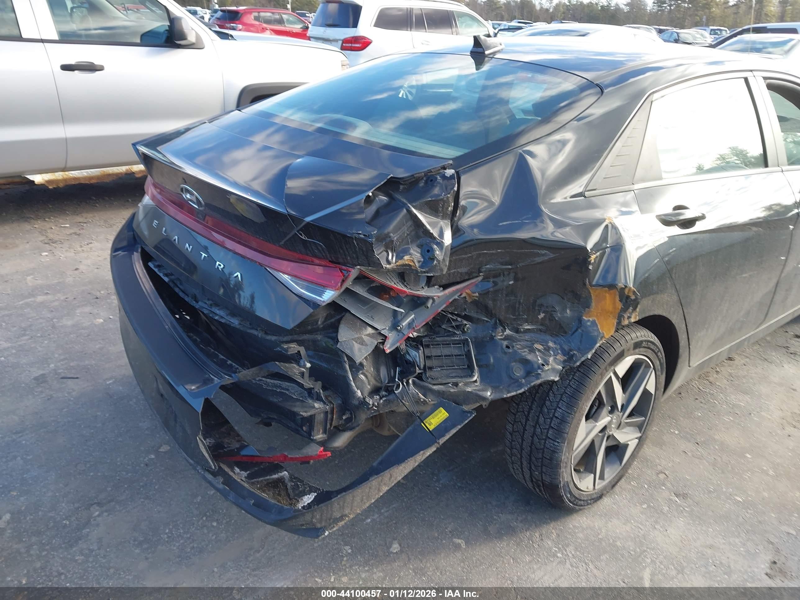 HYUNDAI ELANTRA image 6