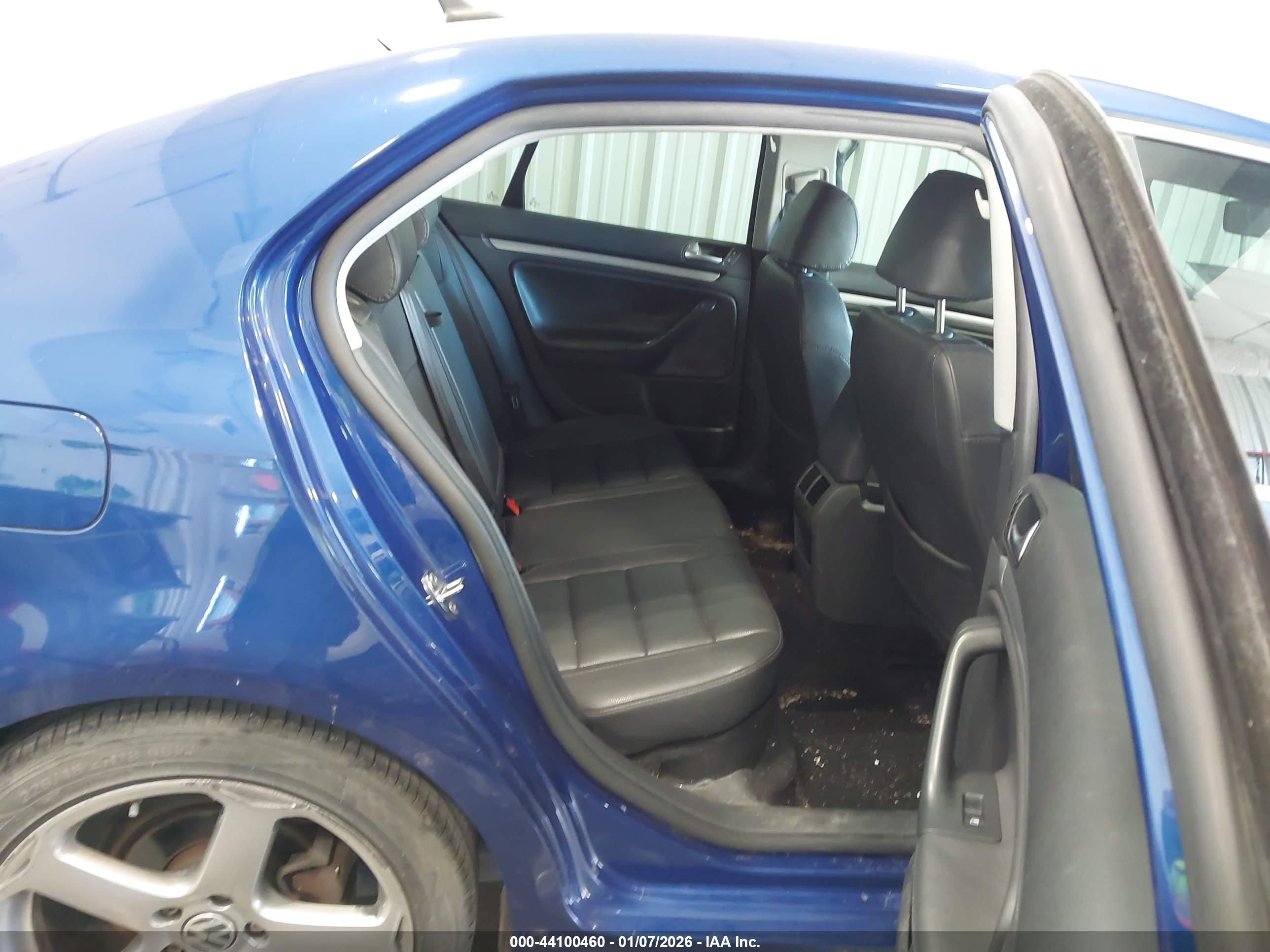 VOLKSWAGEN JETTA image 8