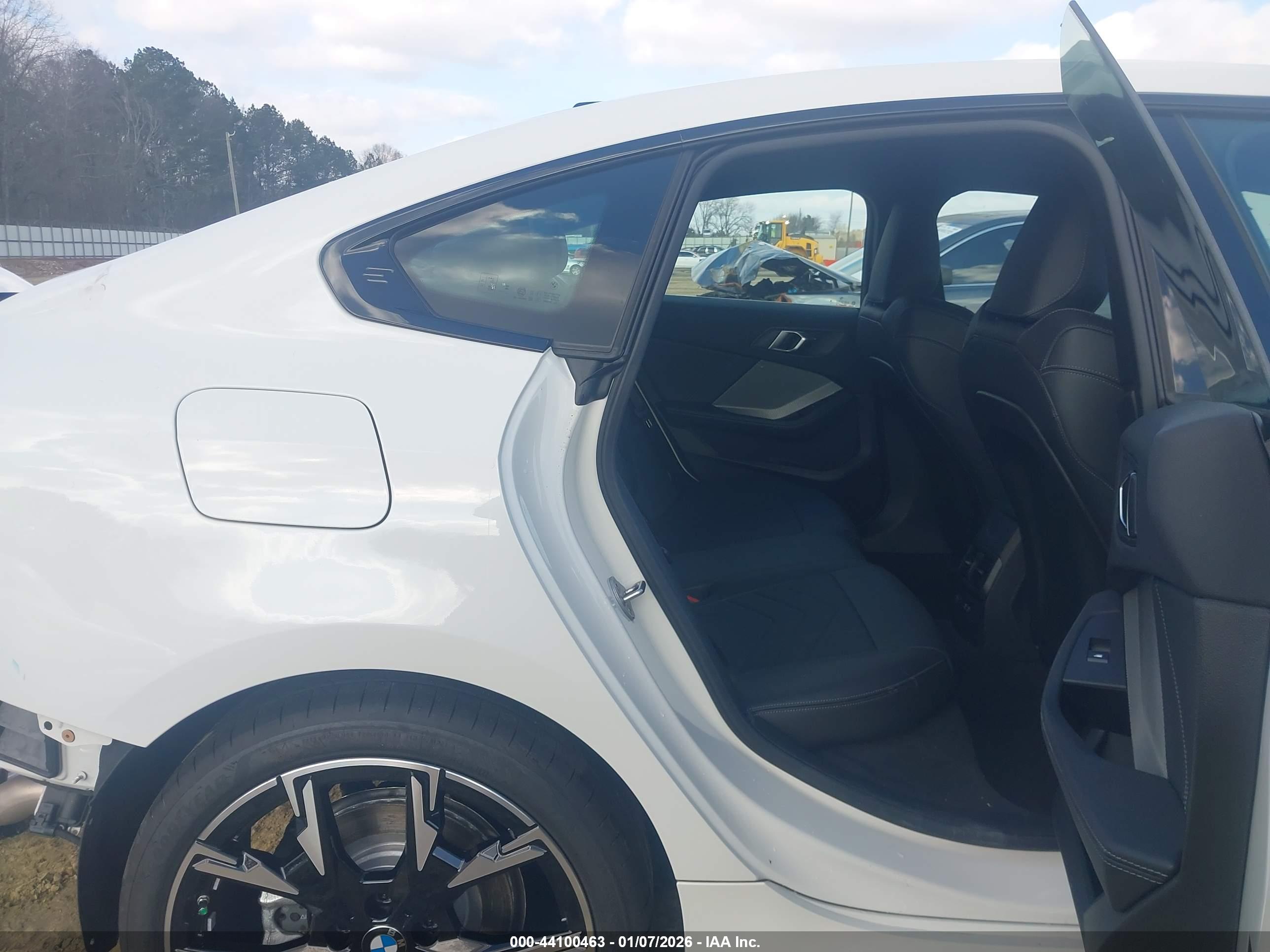BMW 228 image 8