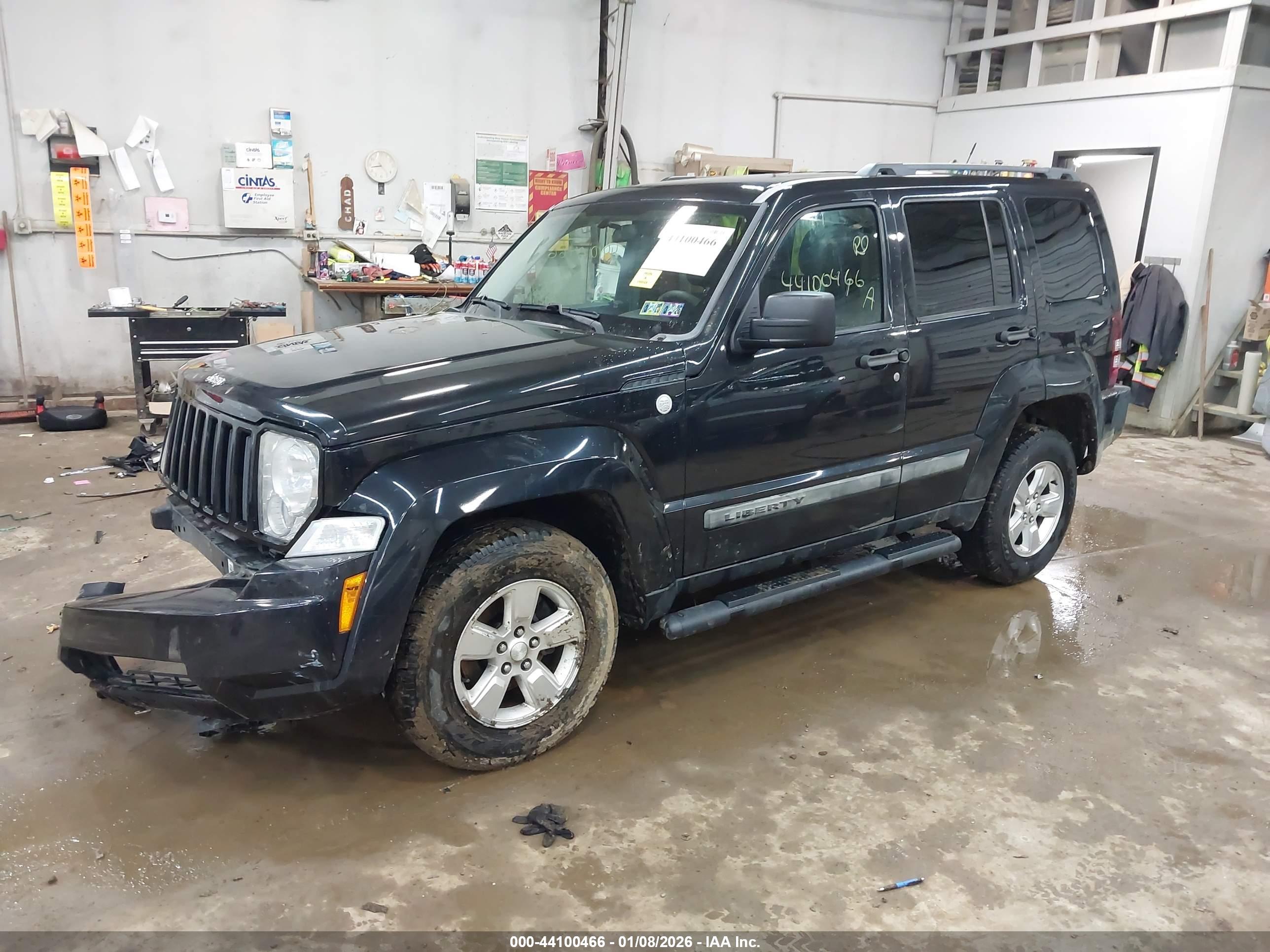 JEEP LIBERTY image 2