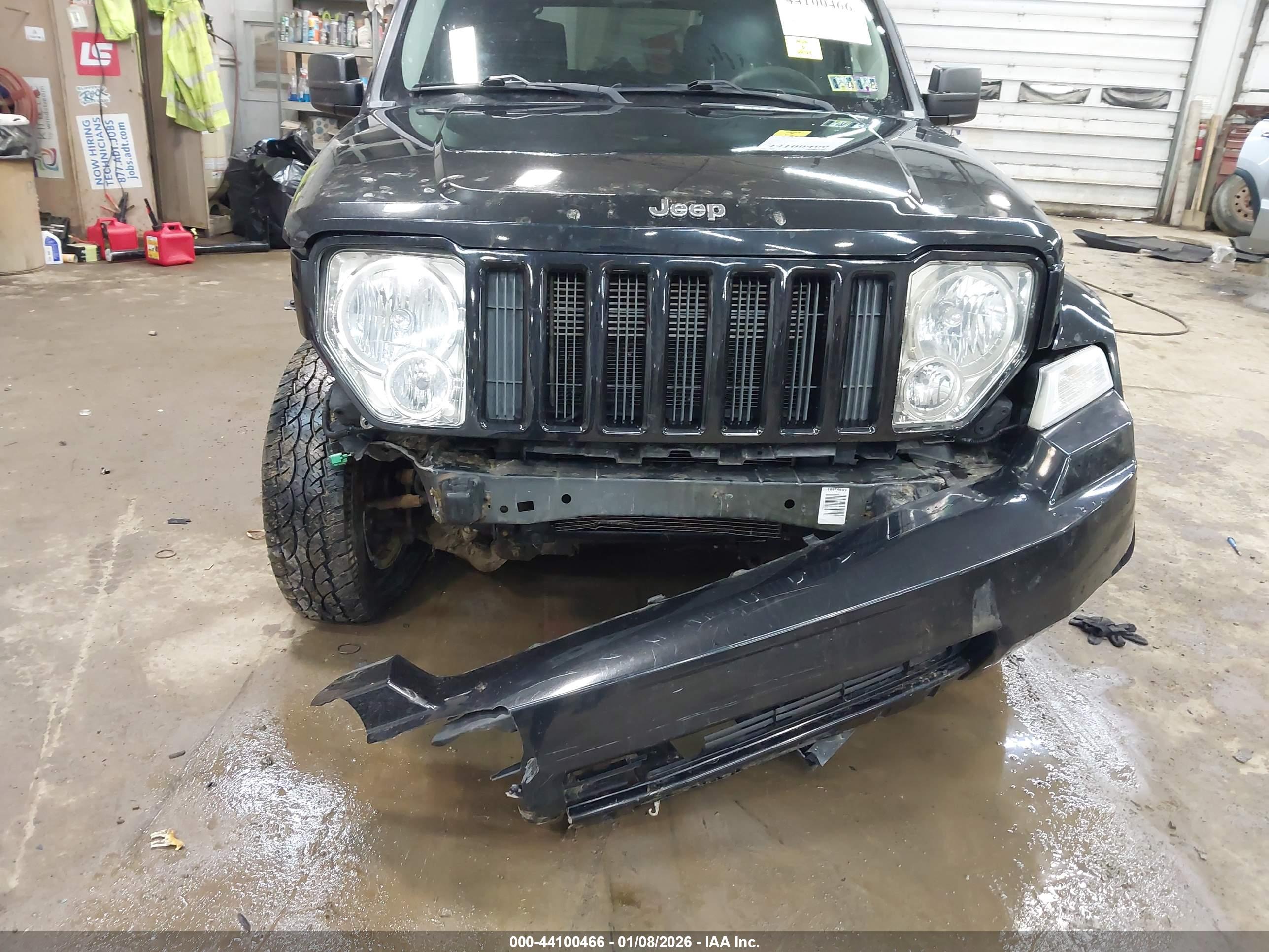 JEEP LIBERTY image 6
