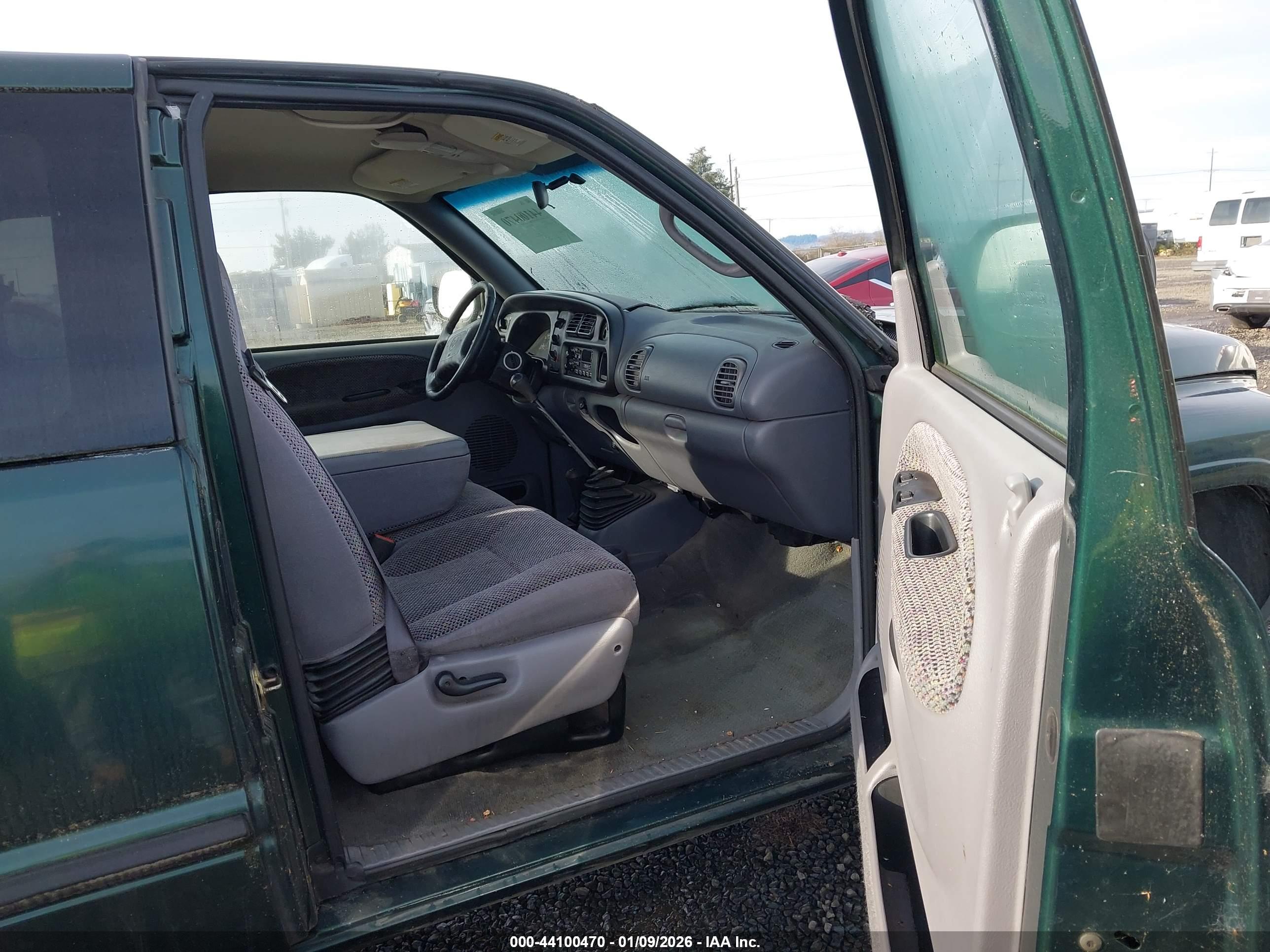 DODGE RAM image 5