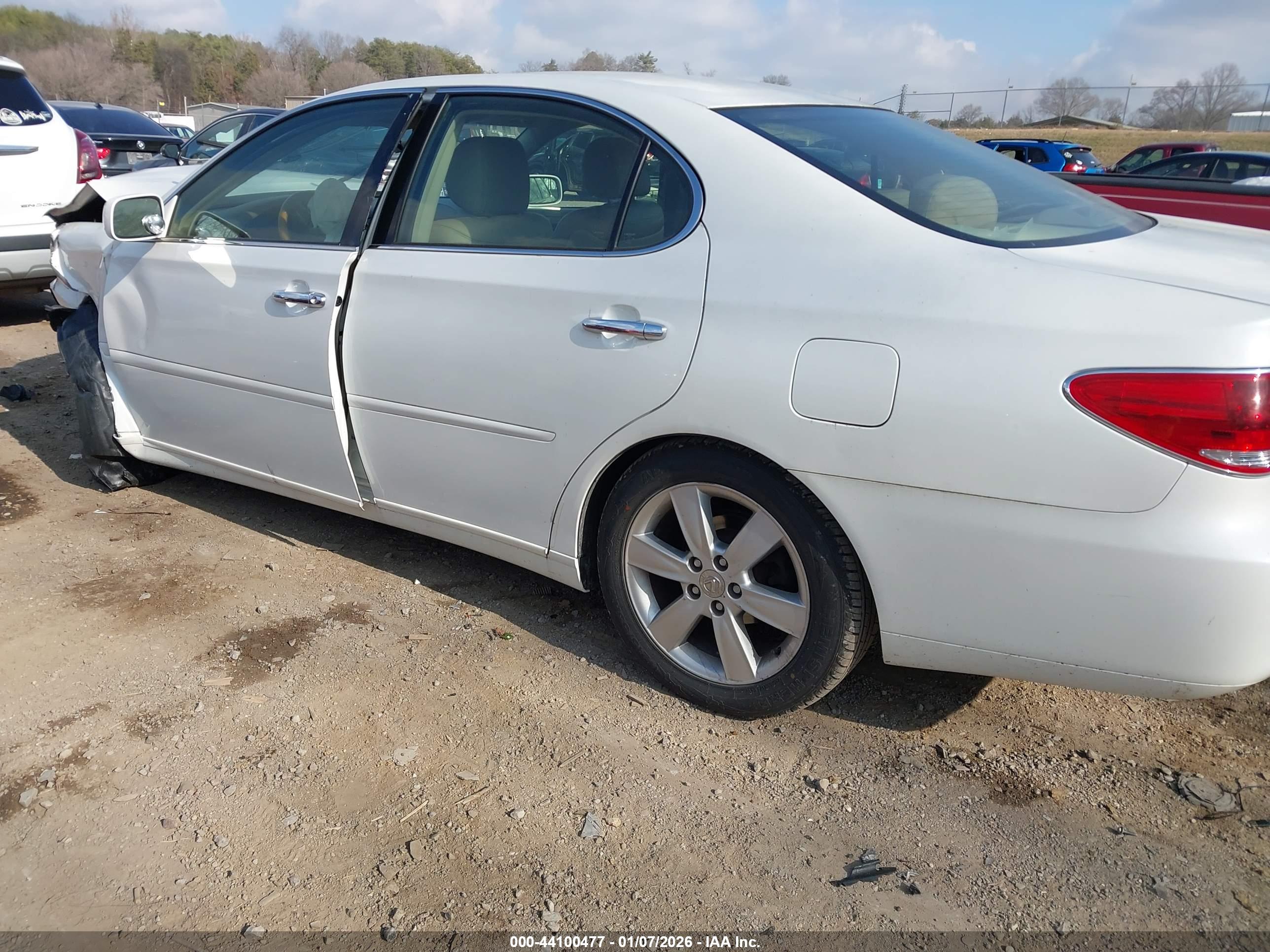 LEXUS ES image 3