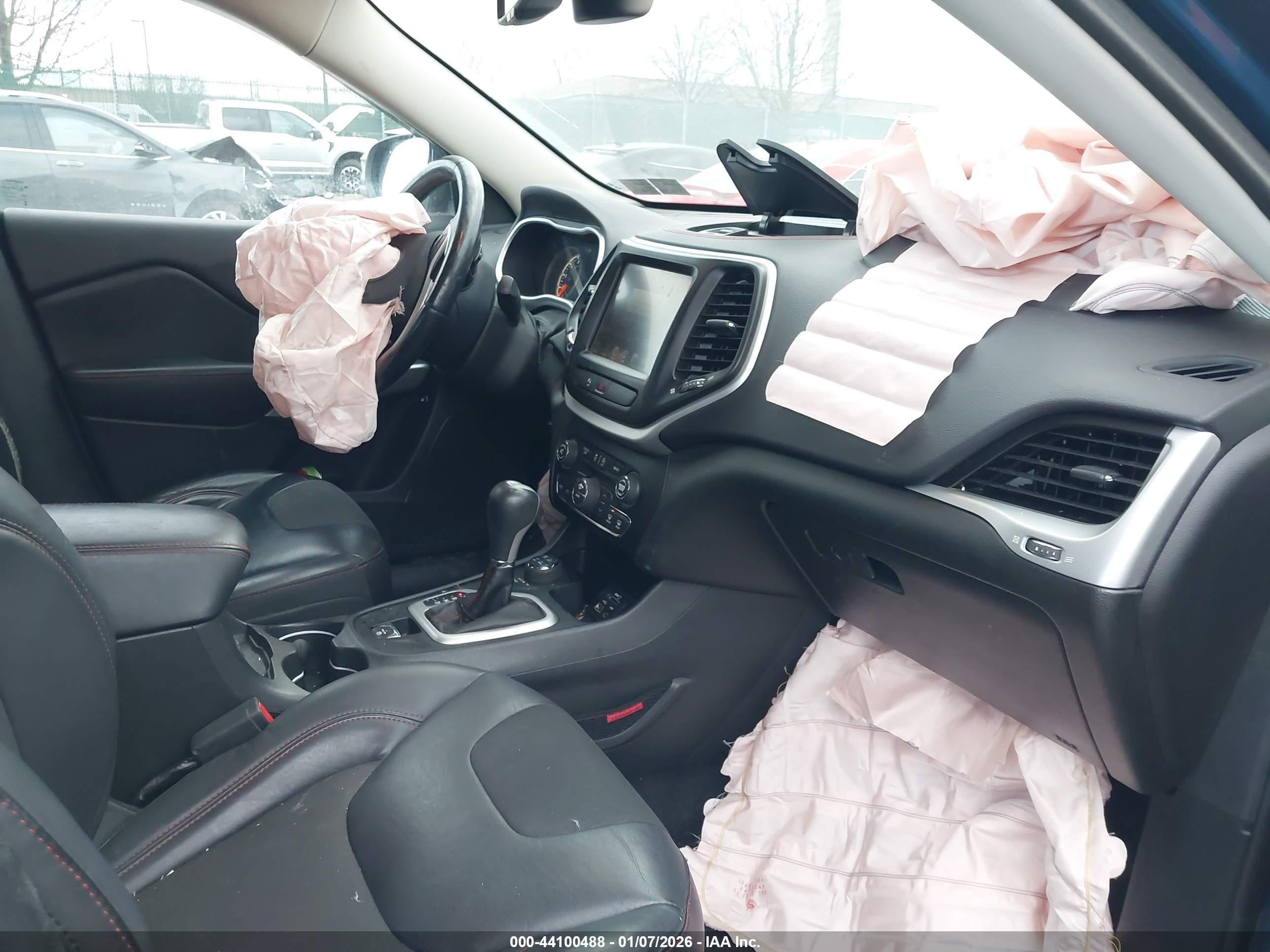 JEEP CHEROKEE image 5