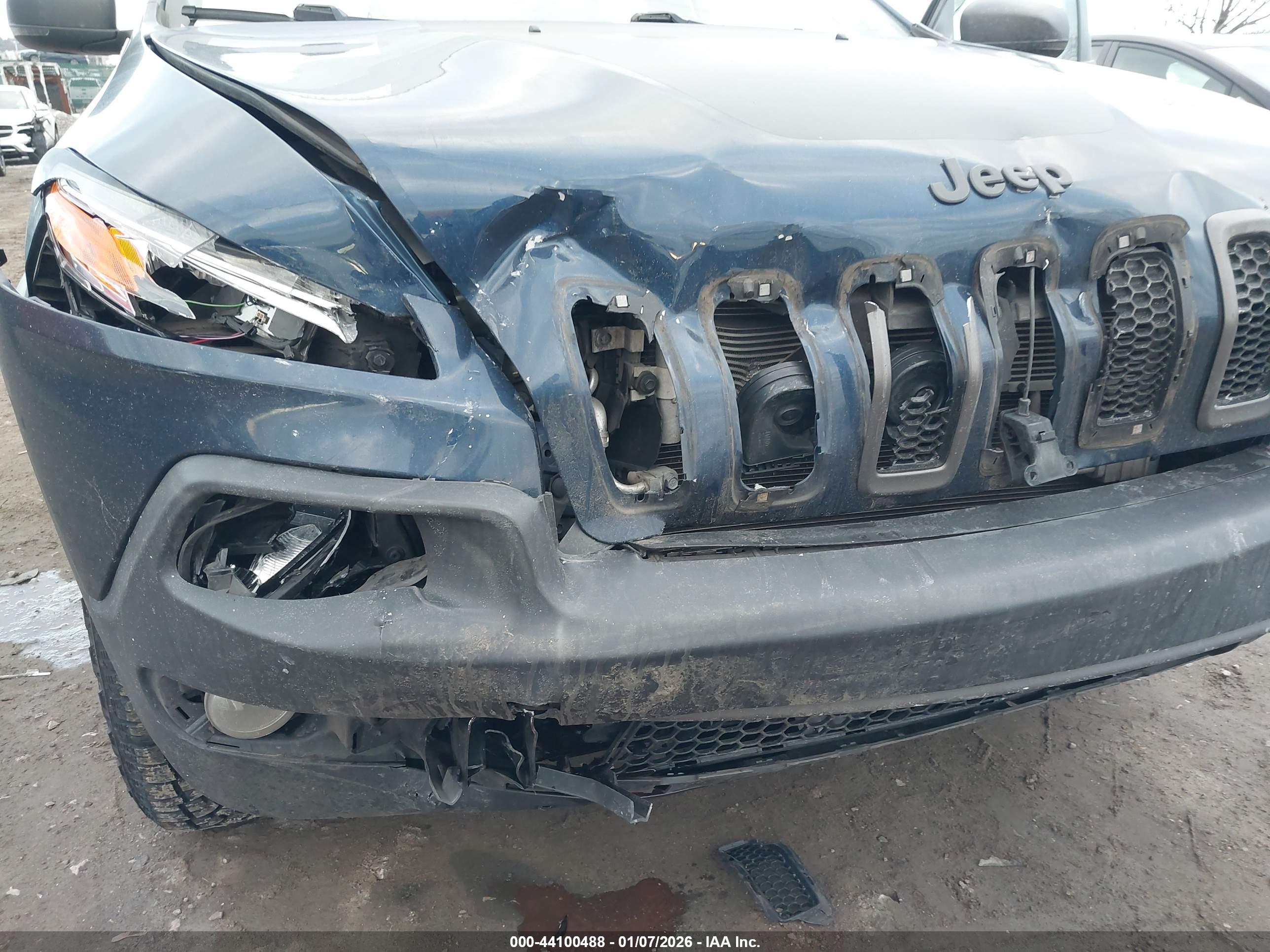 JEEP CHEROKEE image 6