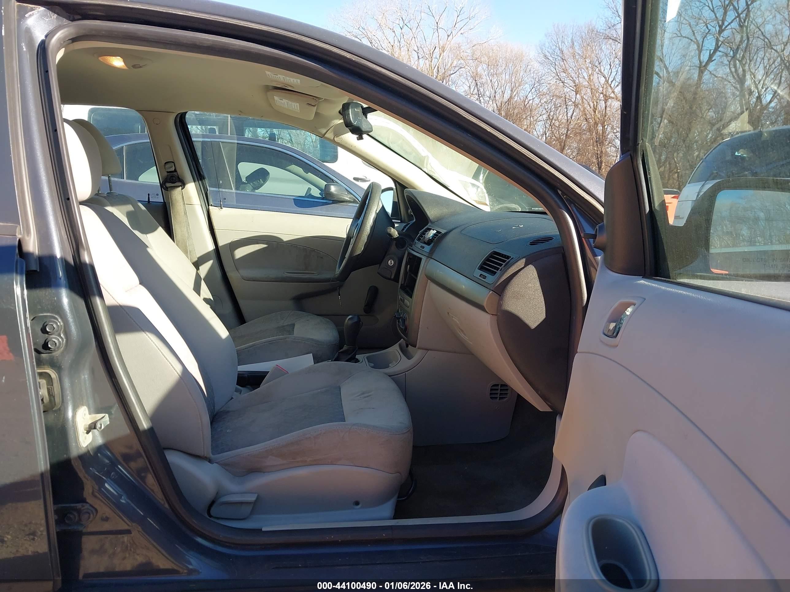 CHEVROLET COBALT image 5