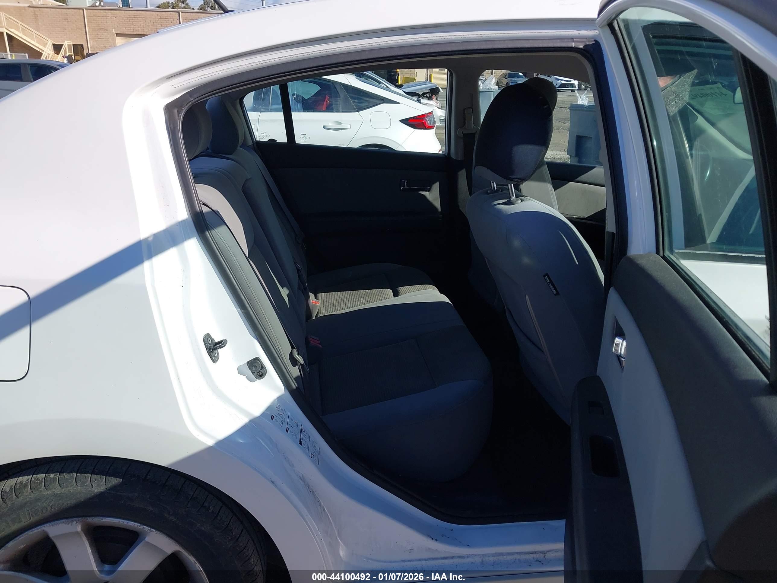 NISSAN SENTRA image 8