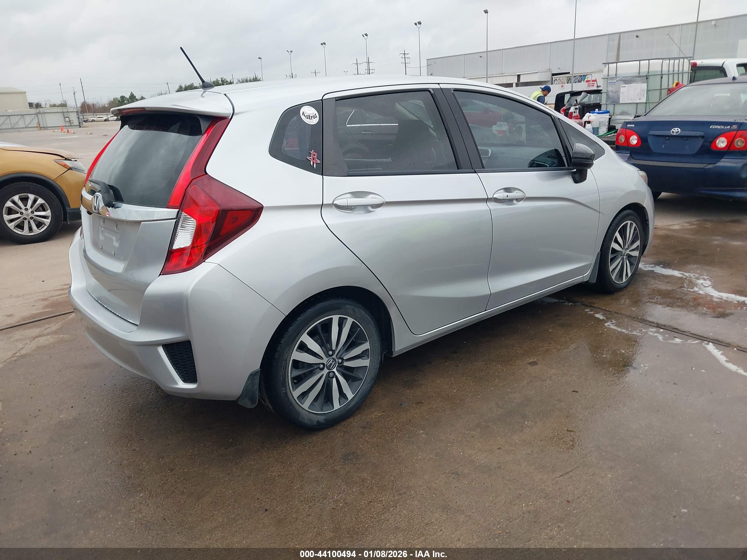 HONDA FIT image 4