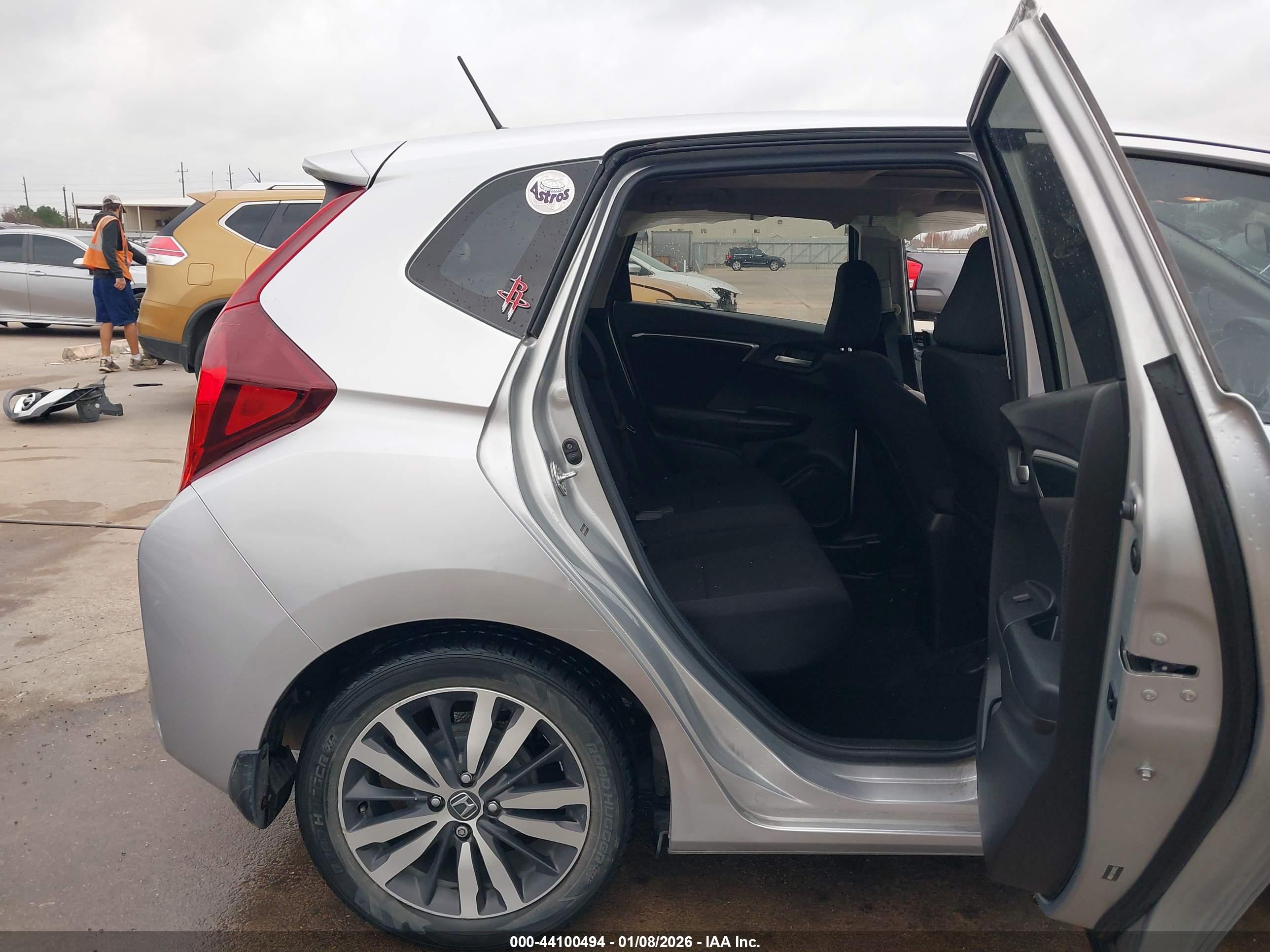 HONDA FIT image 8