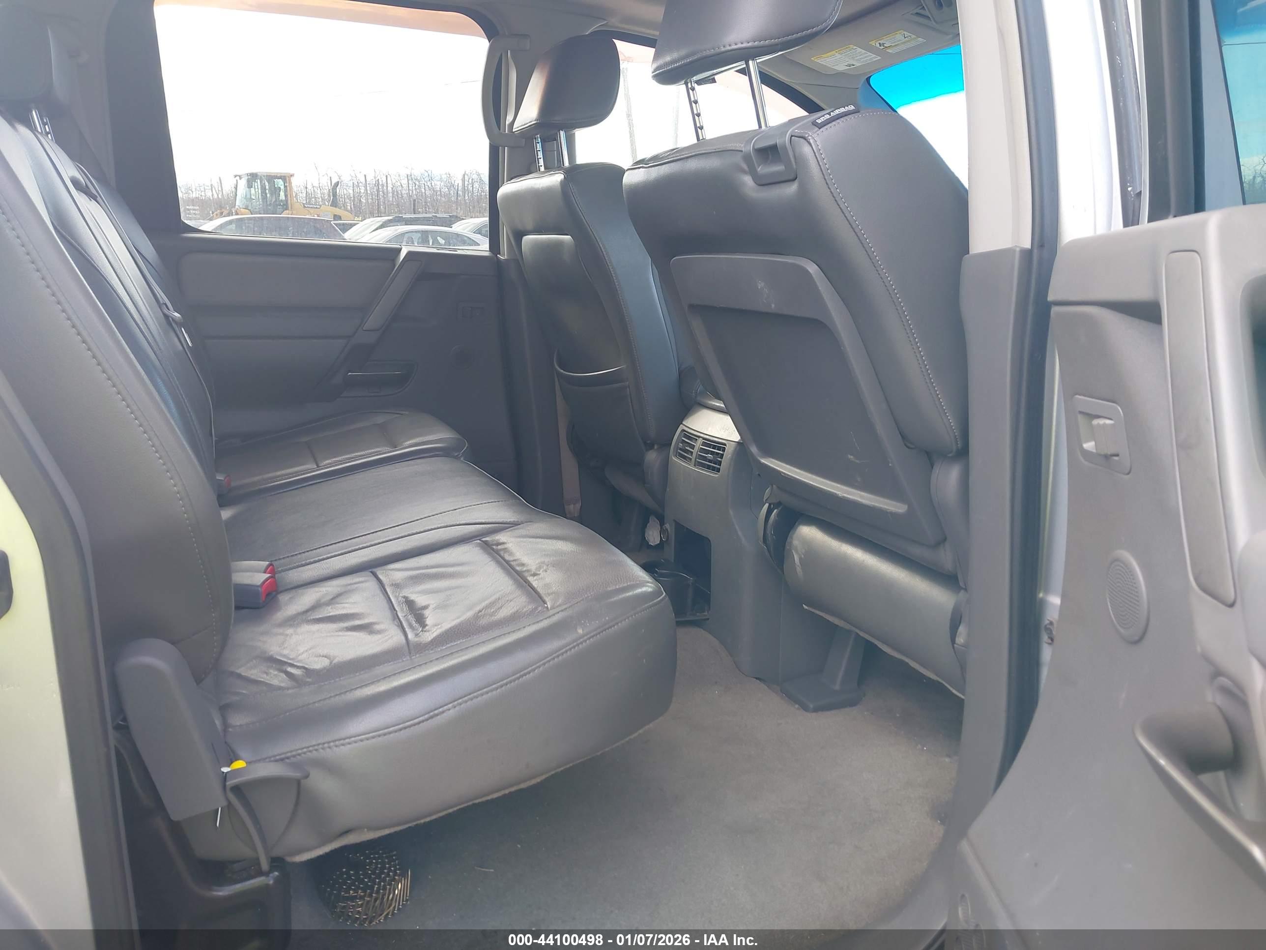 NISSAN TITAN image 8