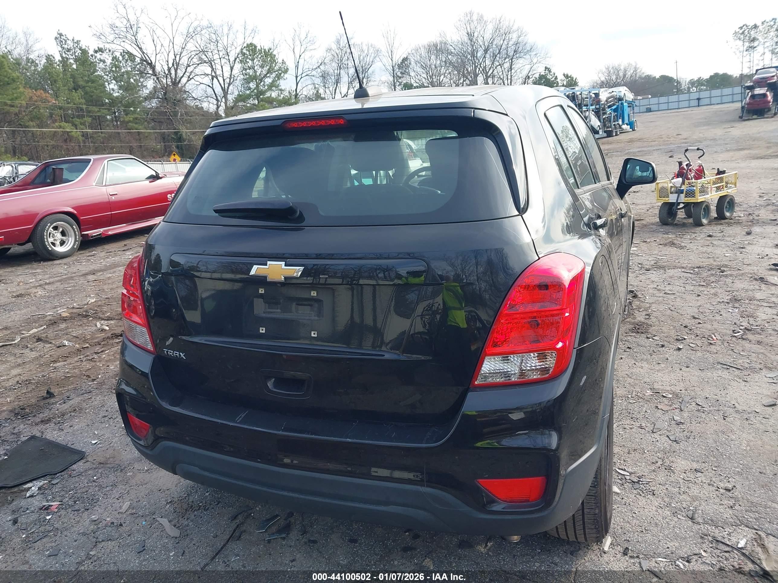 CHEVROLET TRAX image 4
