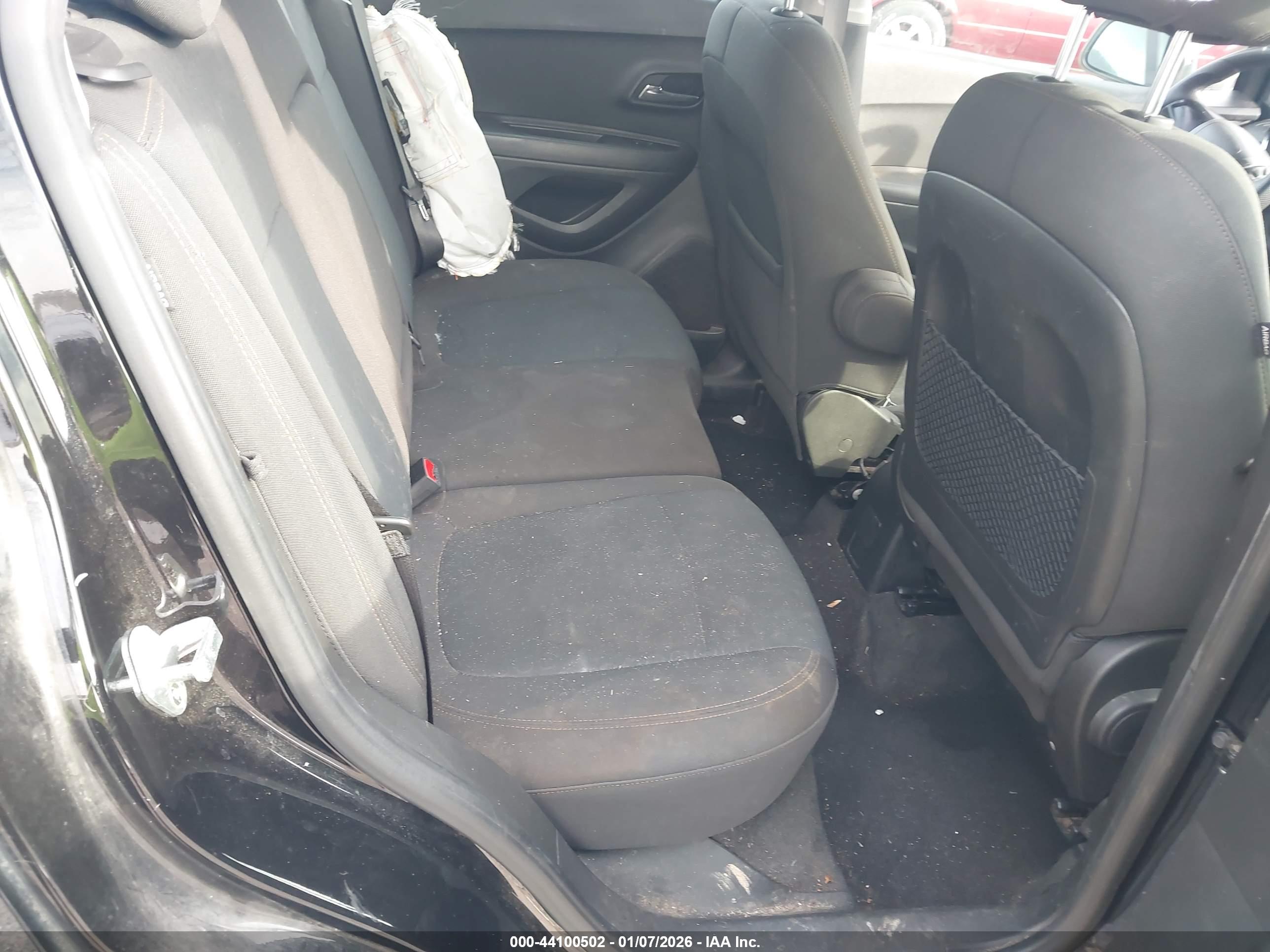 CHEVROLET TRAX image 8