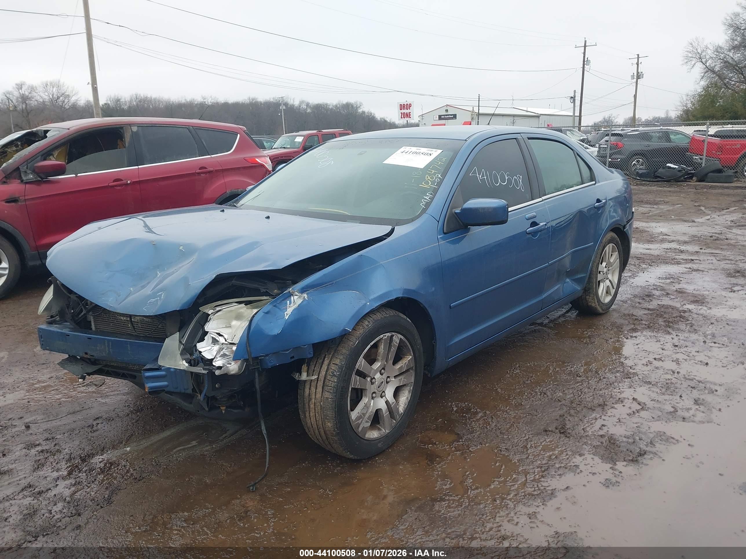 FORD FUSION image 2