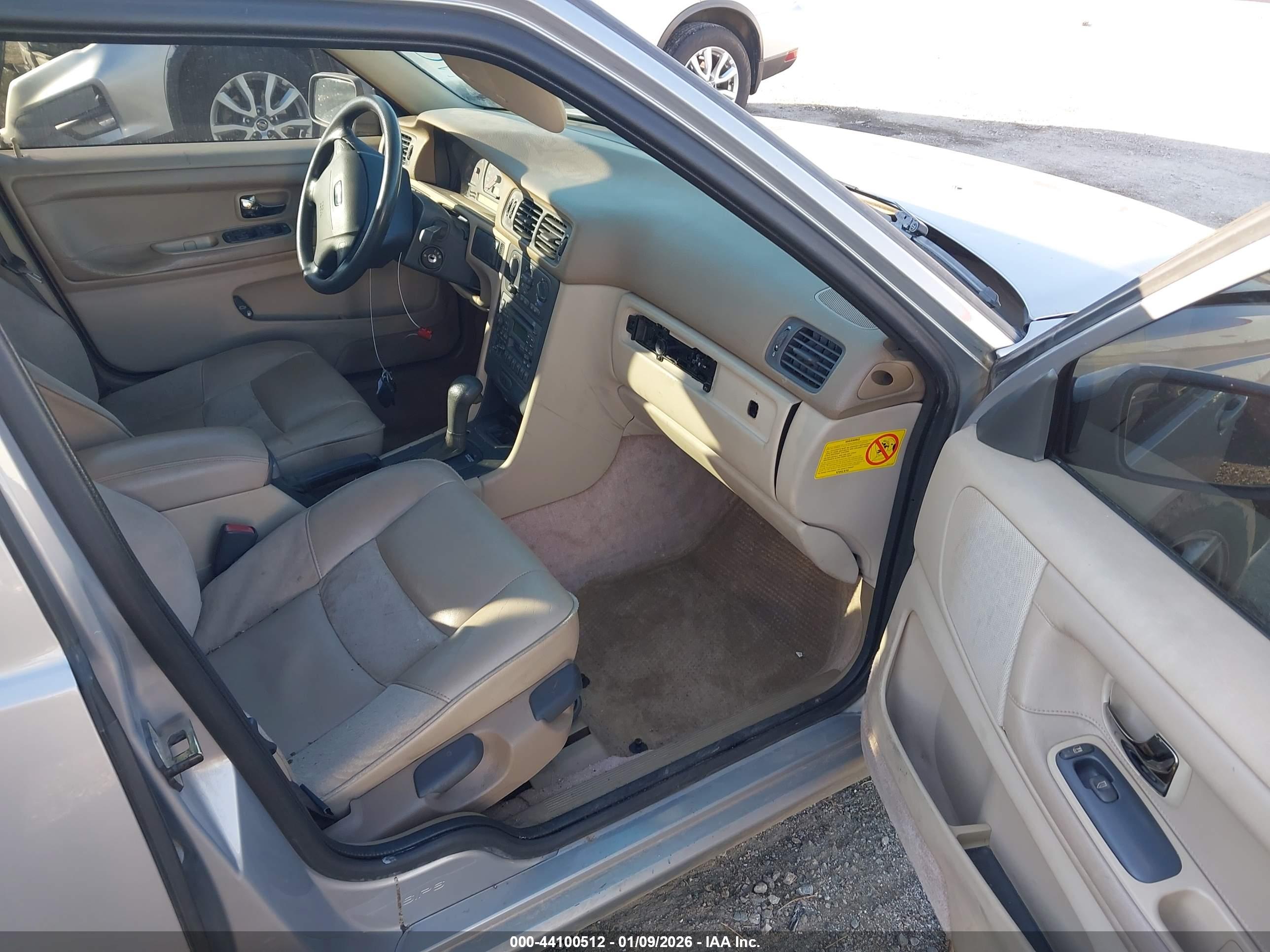VOLVO S70 image 5