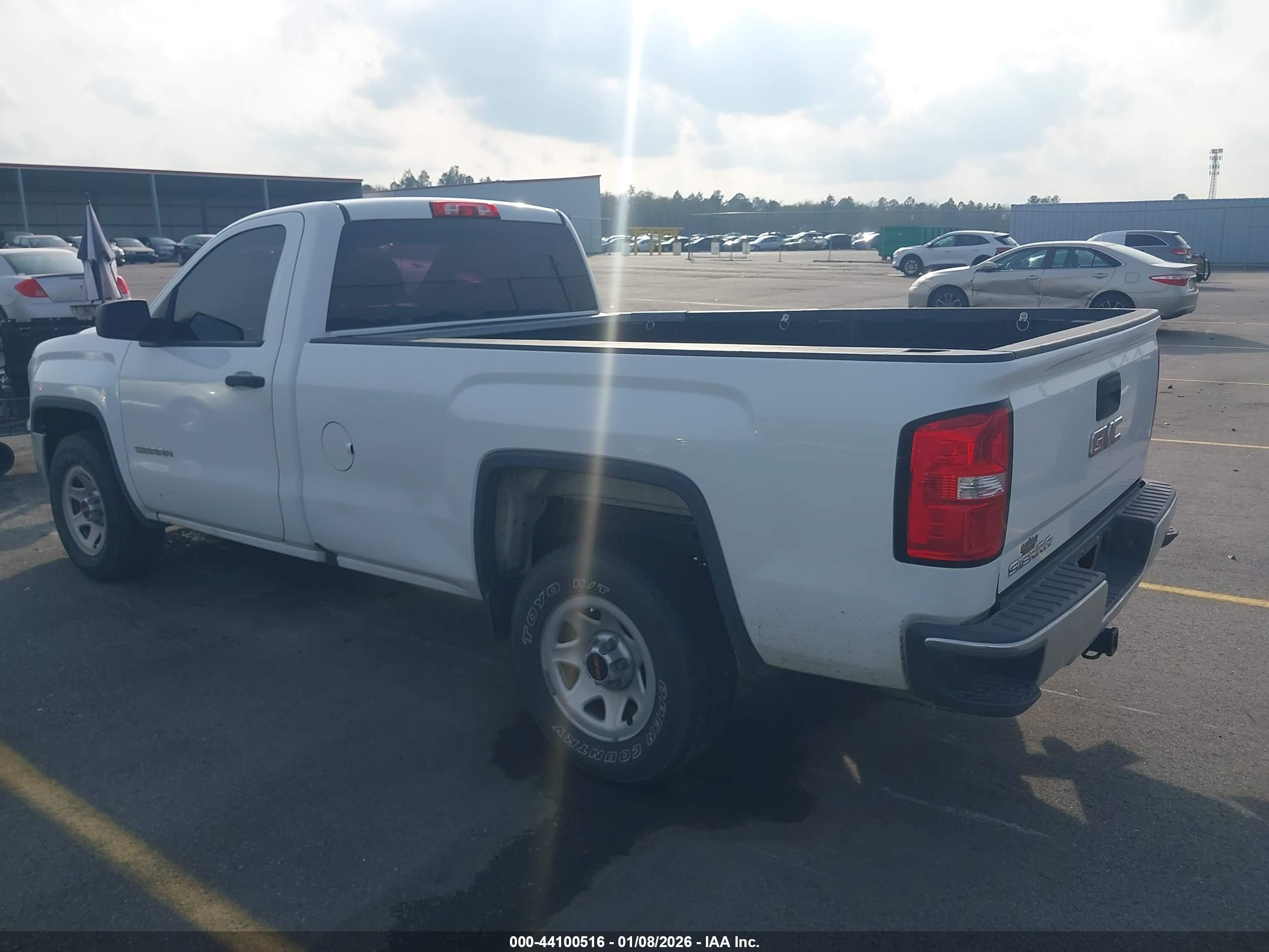 GMC SIERRA image 3