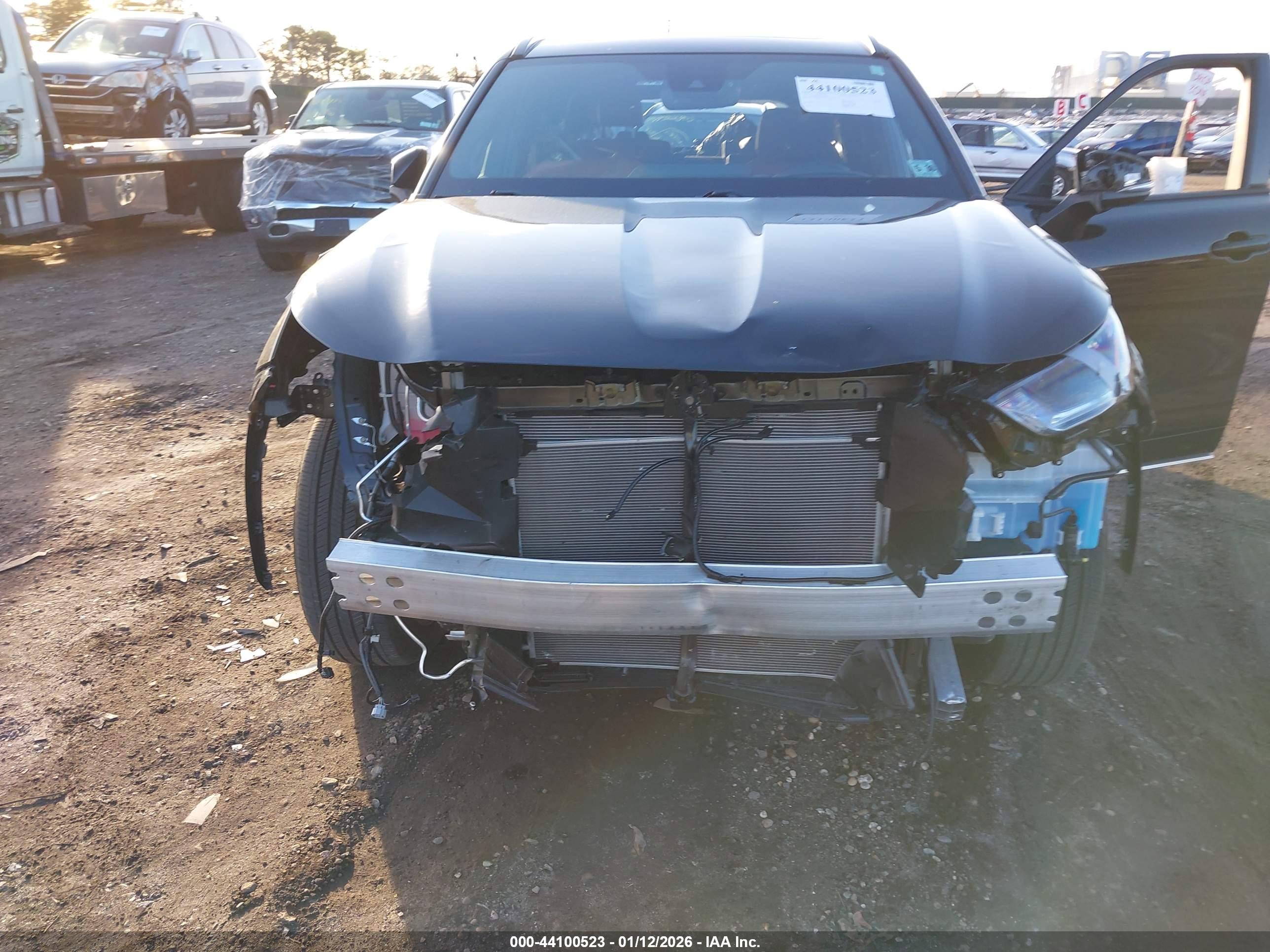 TOYOTA HIGHLANDER image 6
