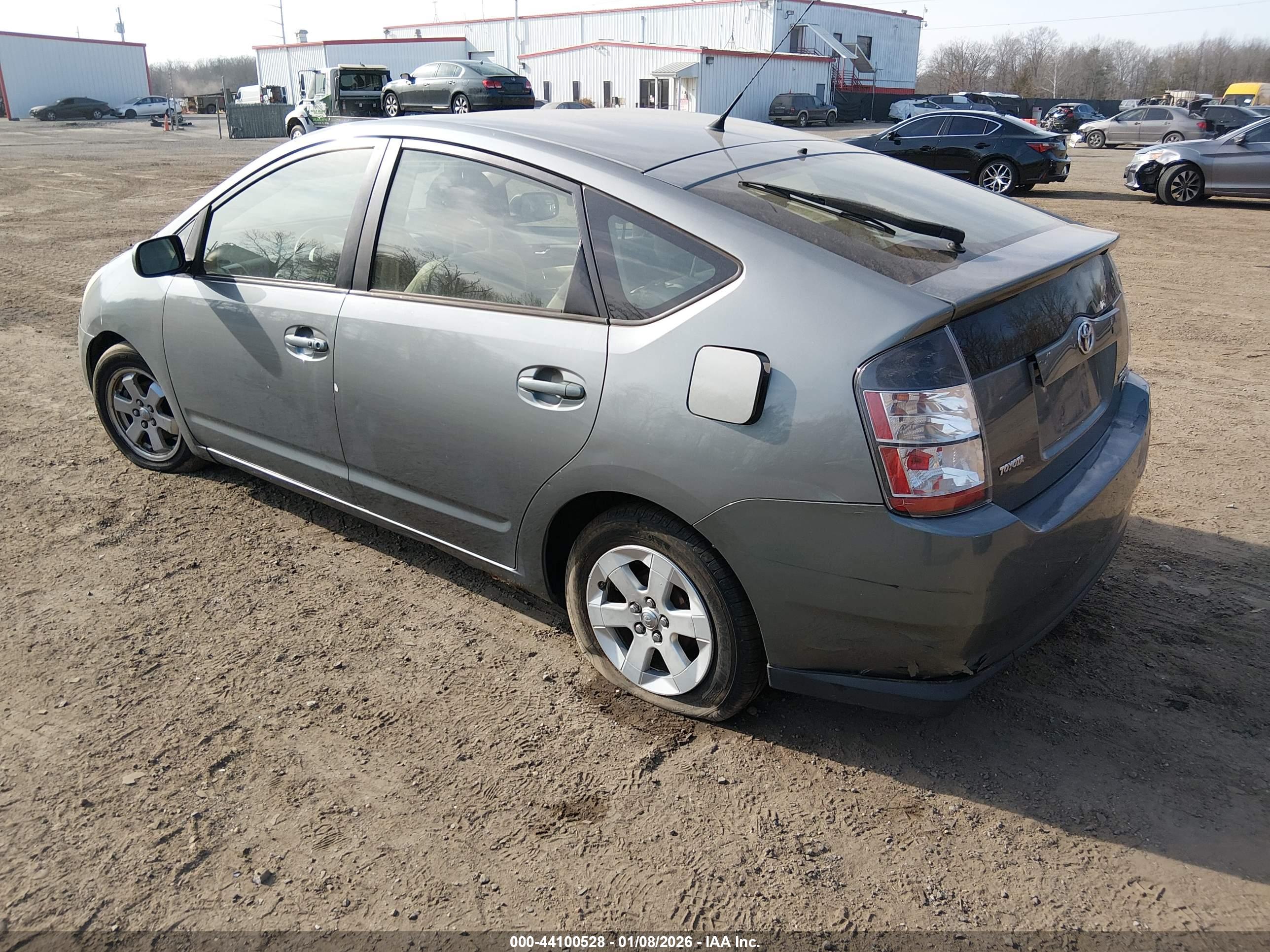 TOYOTA PRIUS image 3