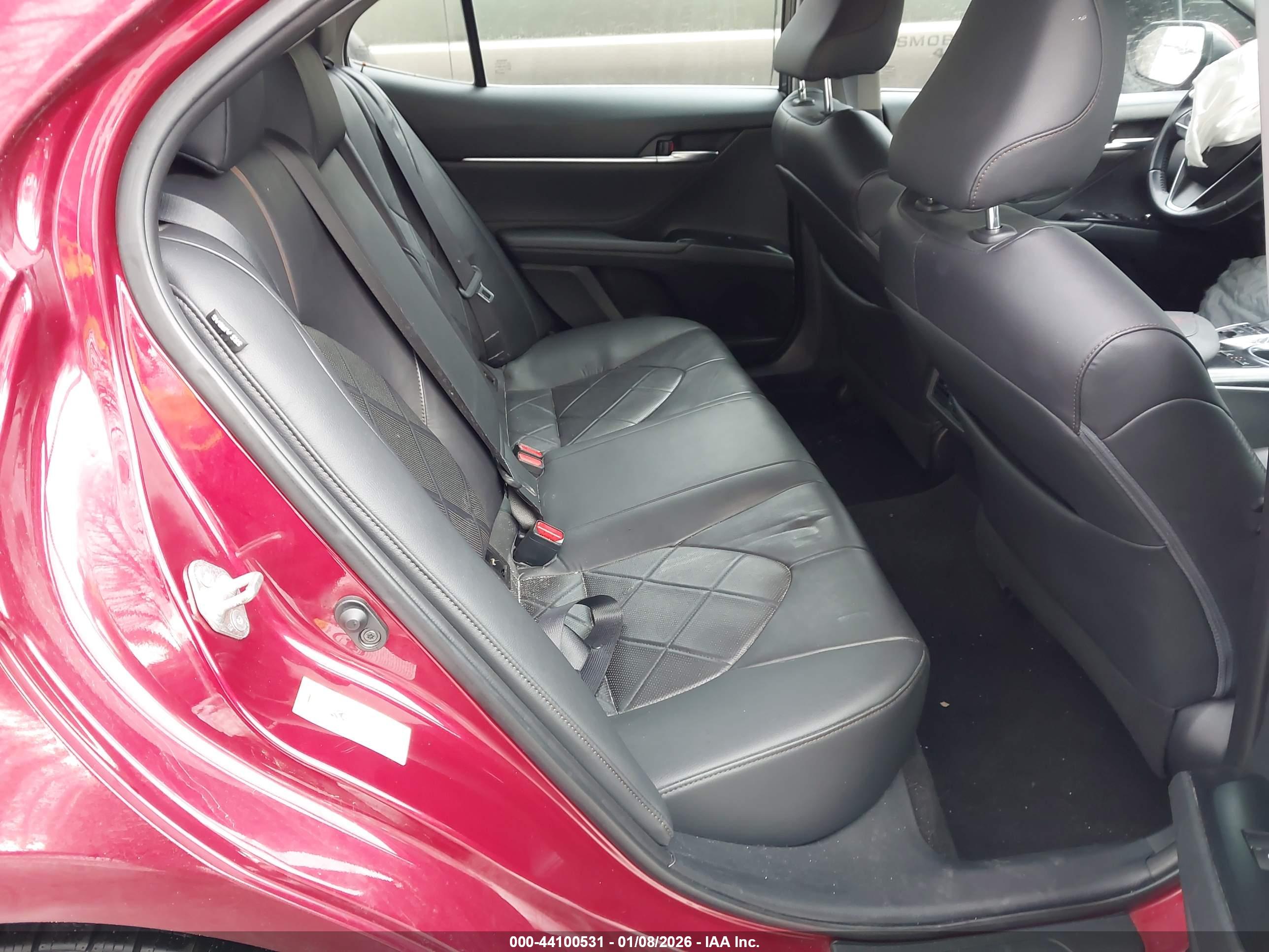 TOYOTA CAMRY image 8