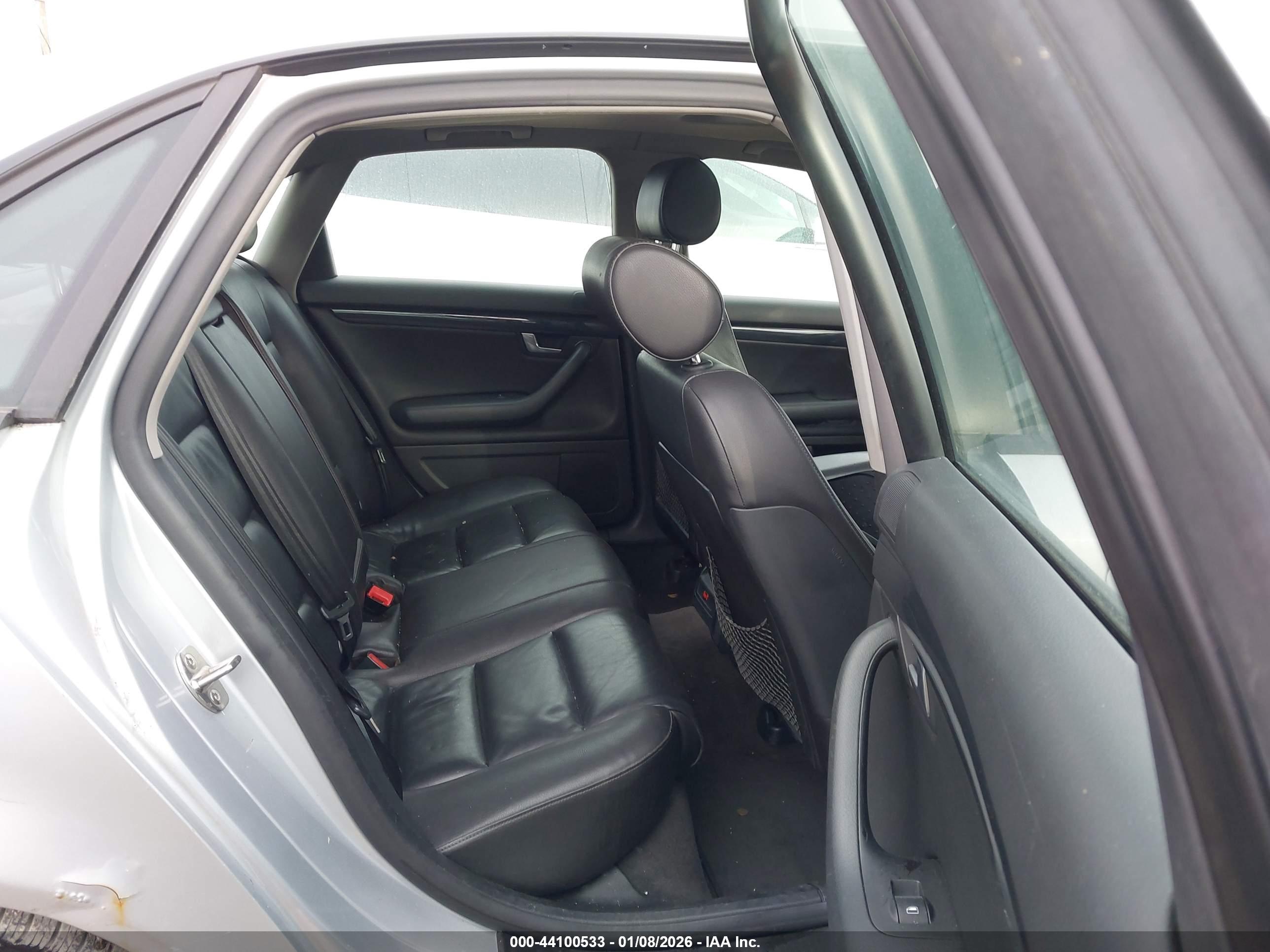 AUDI A4 image 8