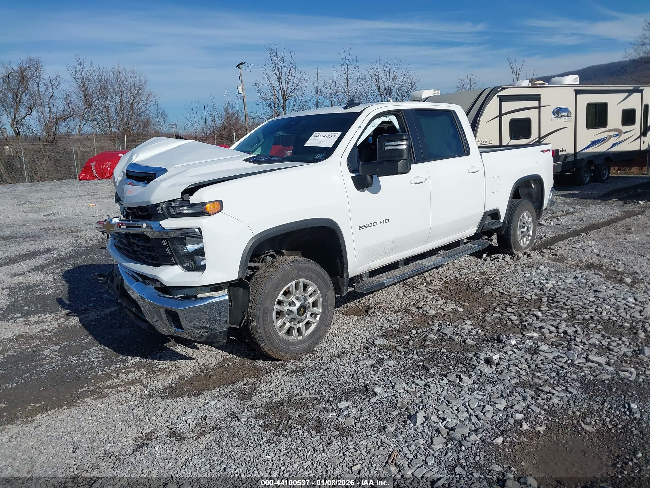 CHEVROLET SILVERADO image 2