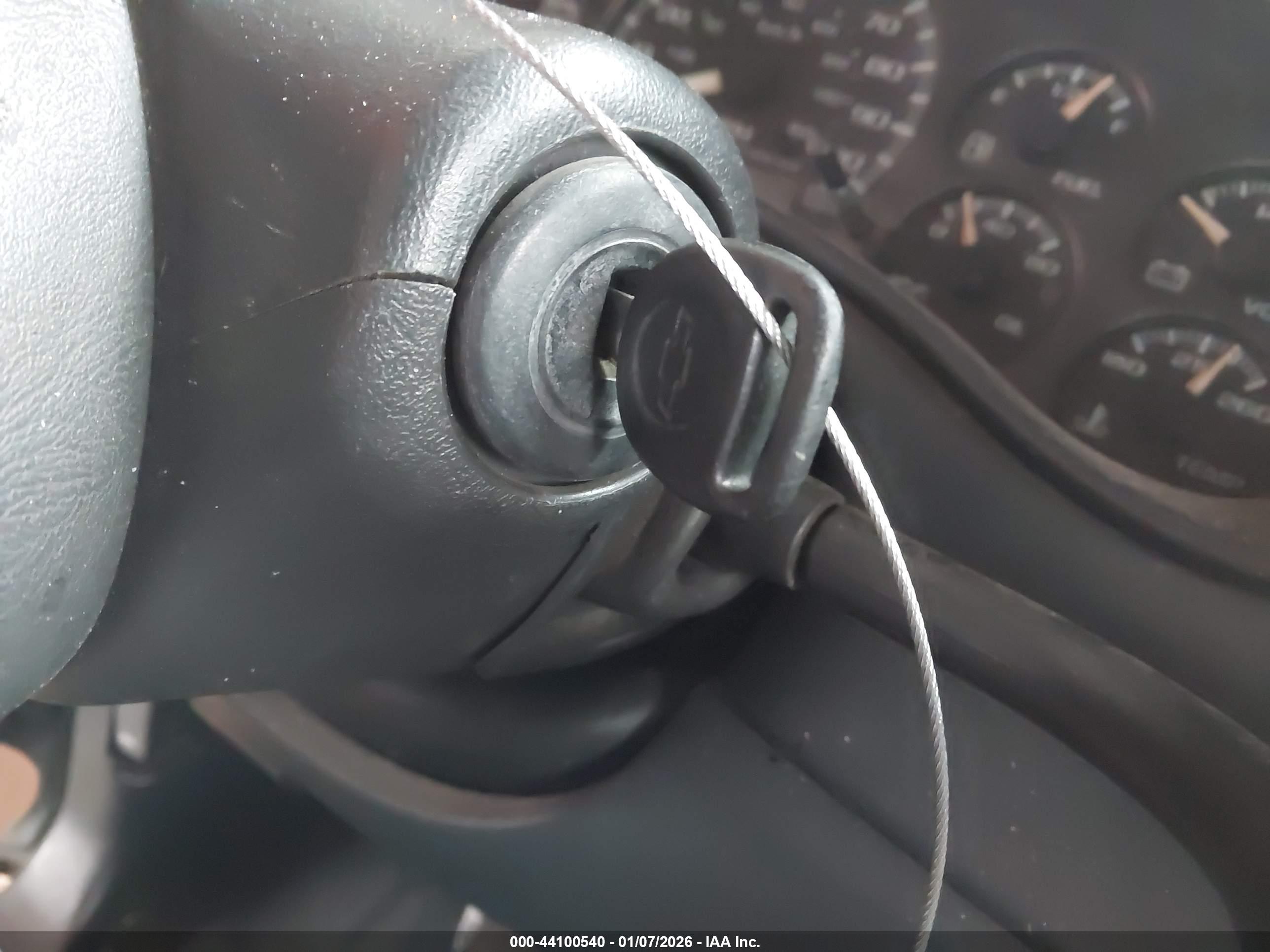 CHEVROLET SILVERADO image 11