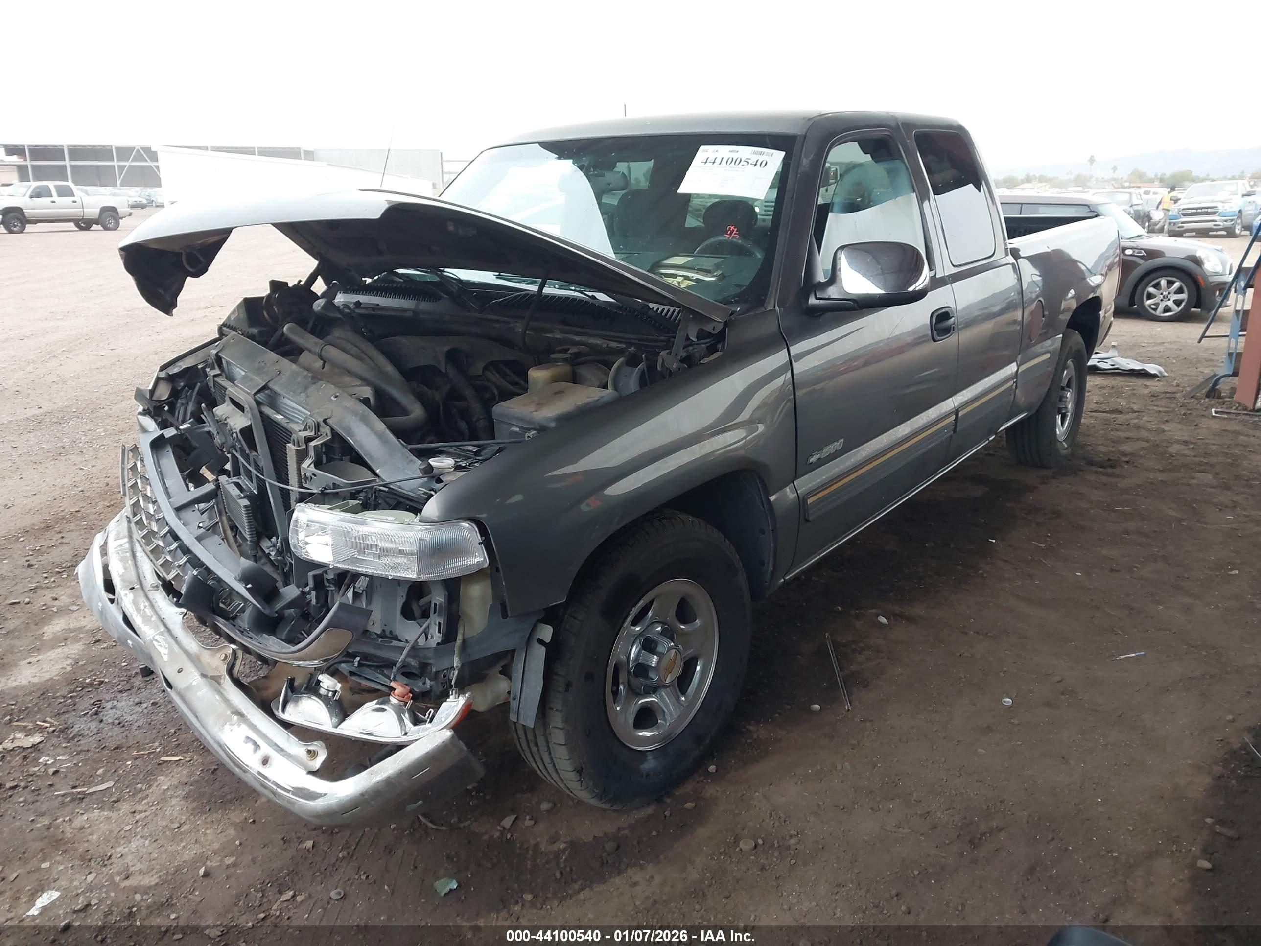 CHEVROLET SILVERADO image 2