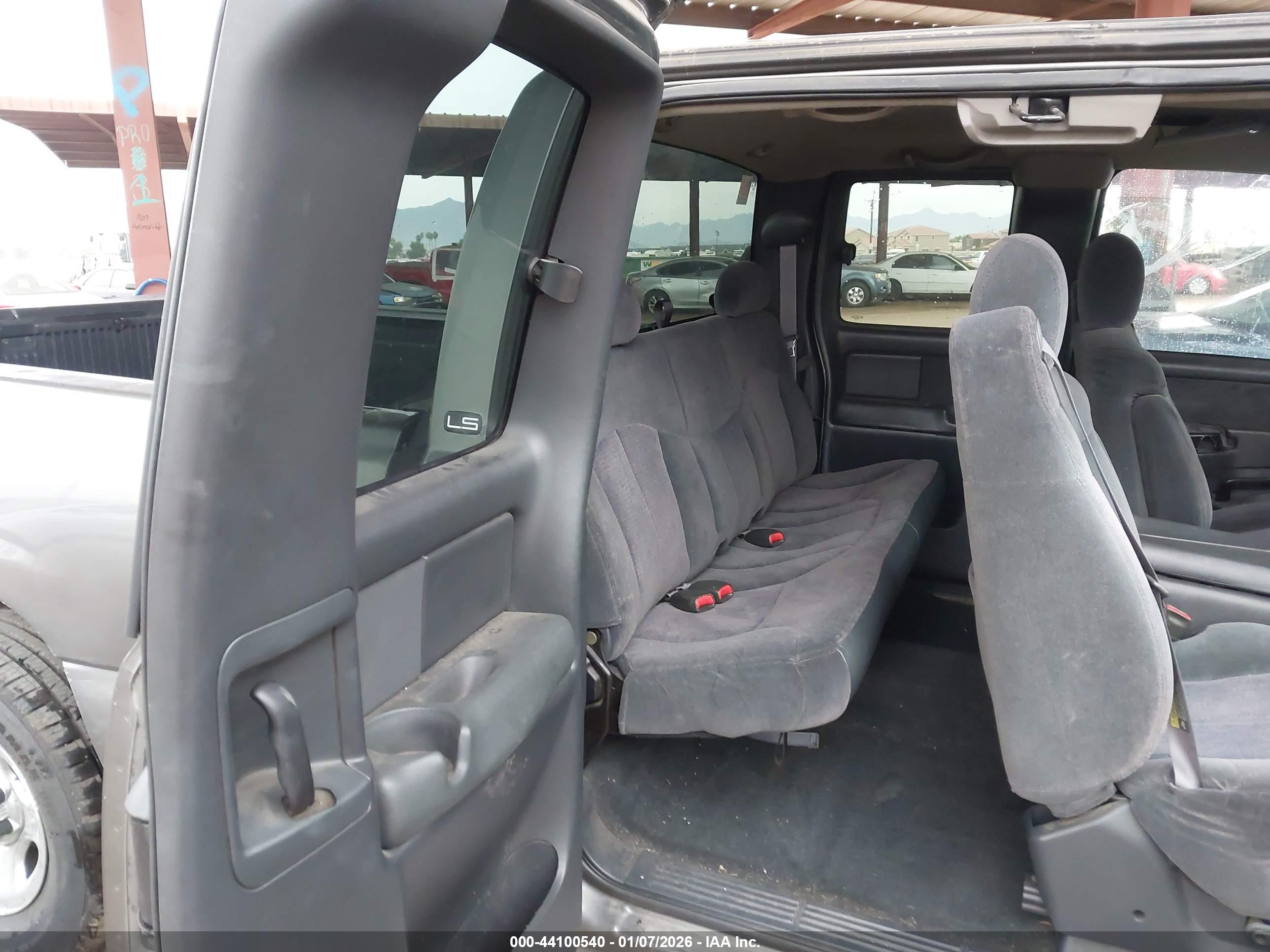CHEVROLET SILVERADO image 8